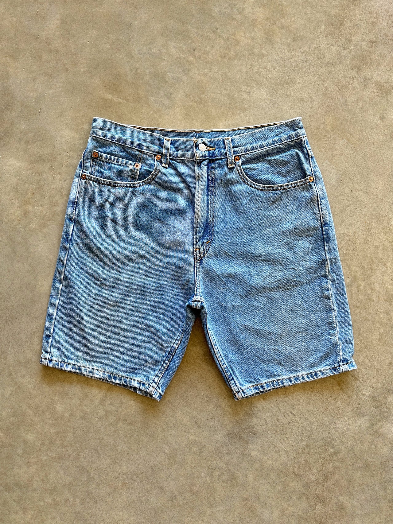 1990s Levis denim shorts (34)