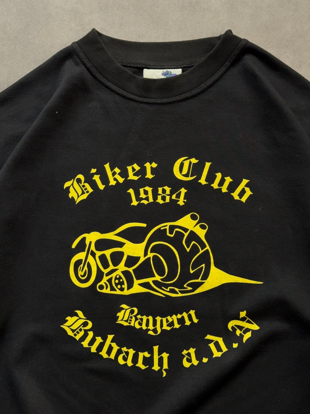 2000s Graphic Sweatshirt (L)