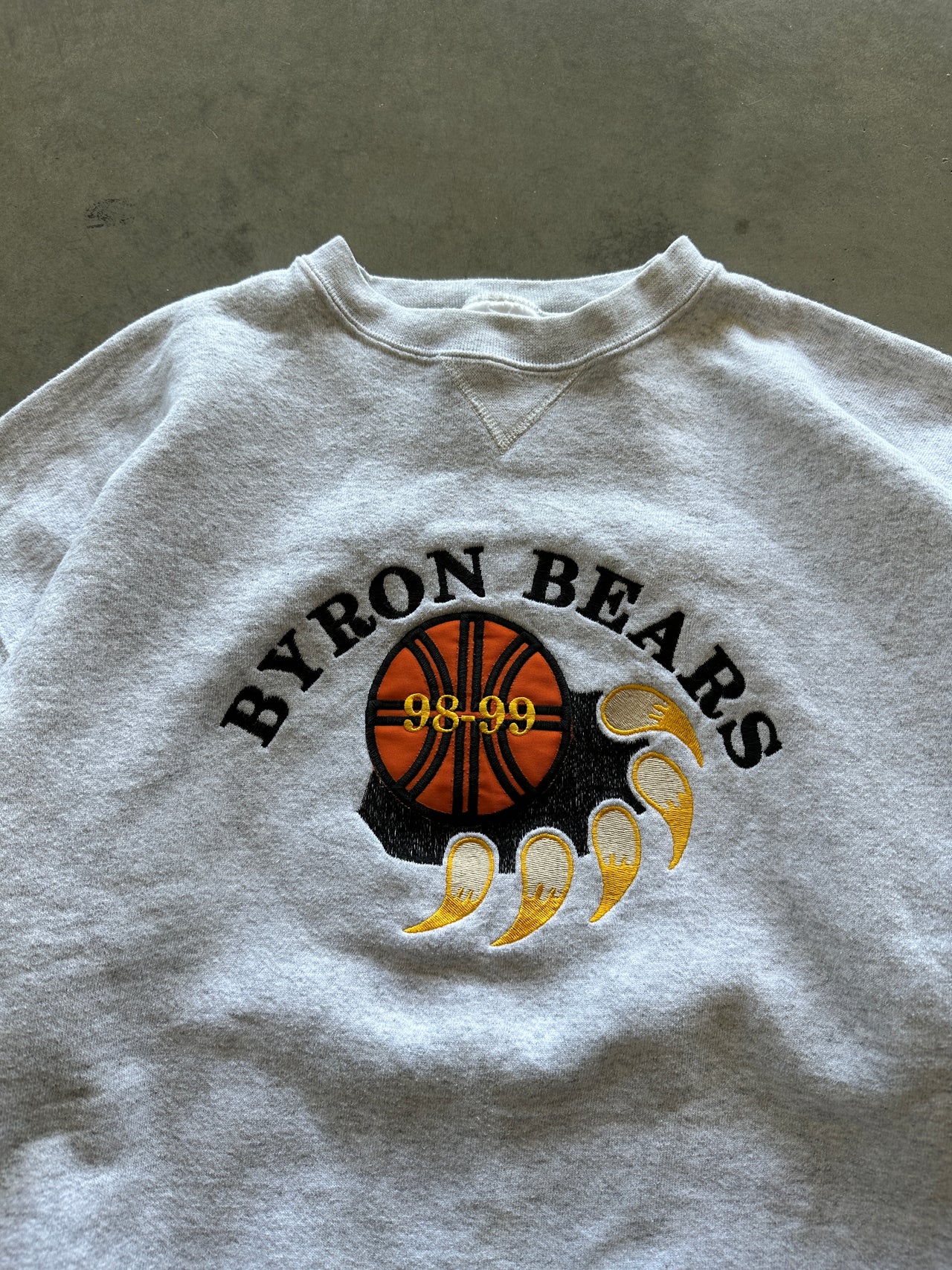 90s graphic crewneck (XL)