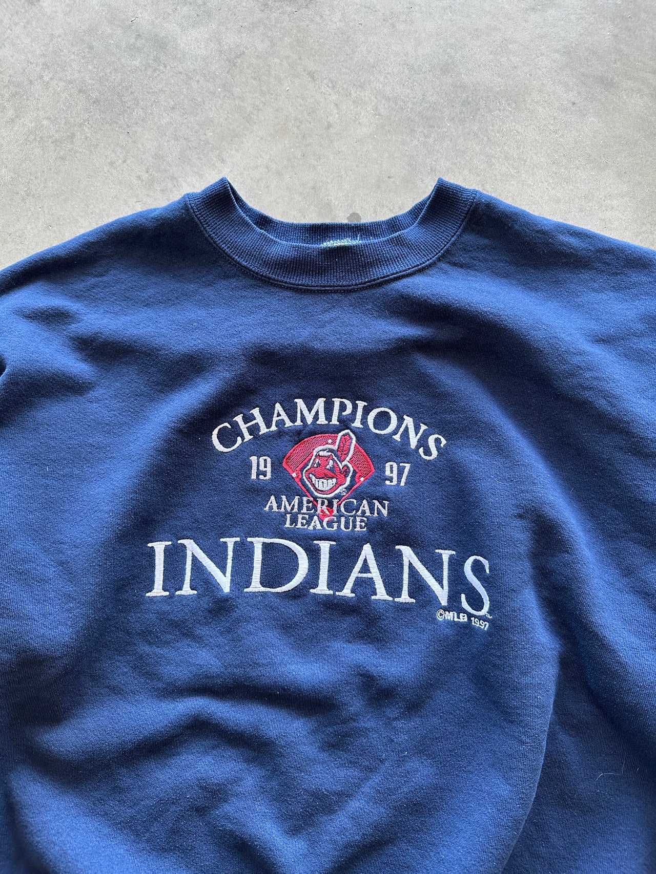 90s Indians crewneck (XL)