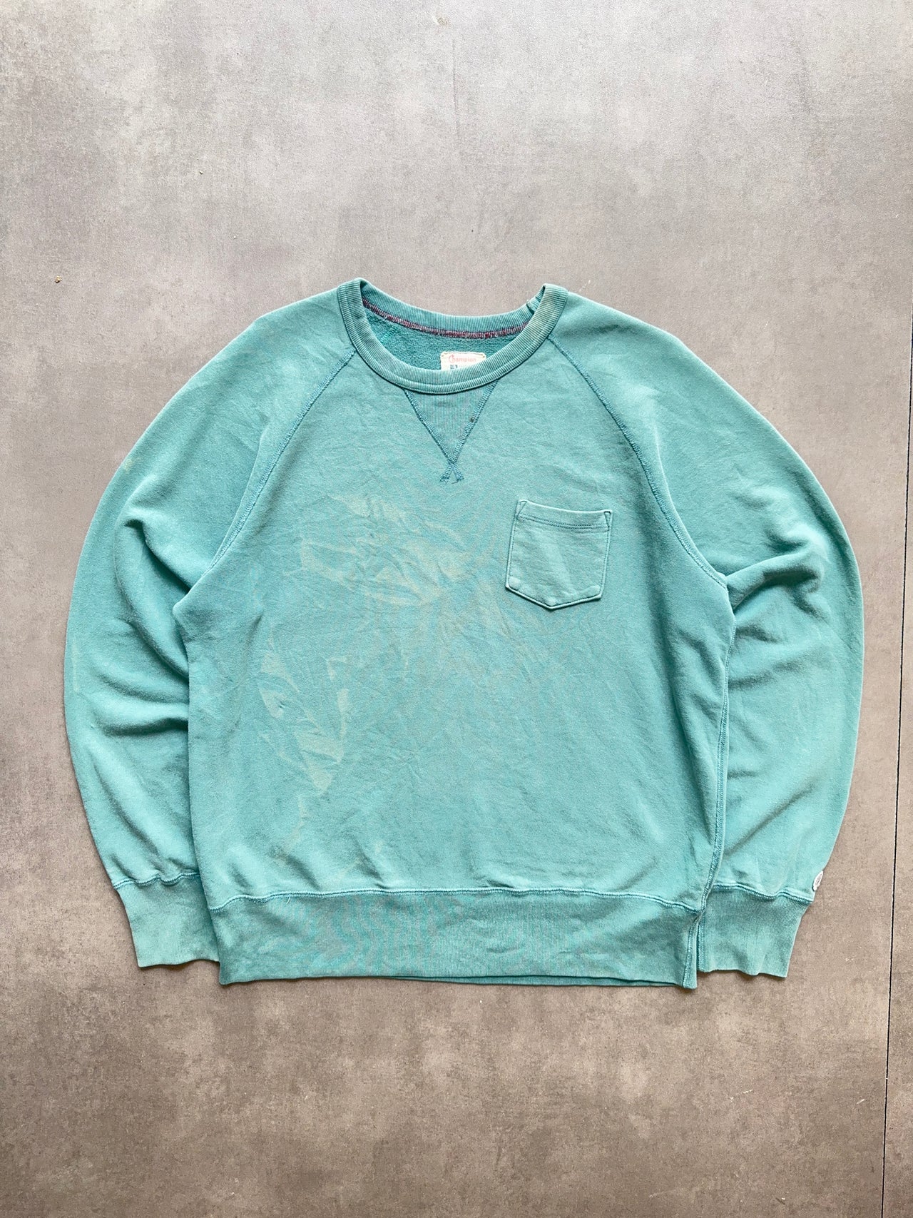 2000s Champion raglan crewneck (L)