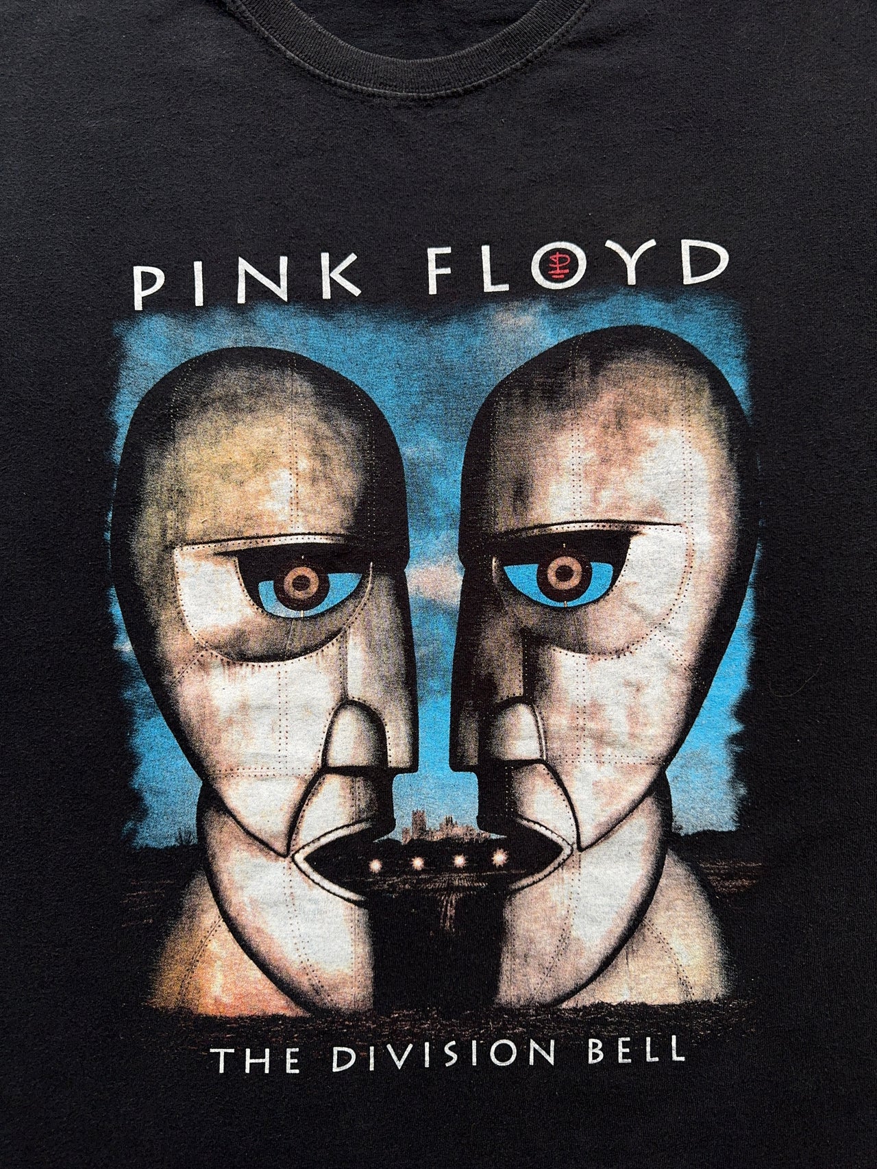 2000s Pink Floyd tee (L)