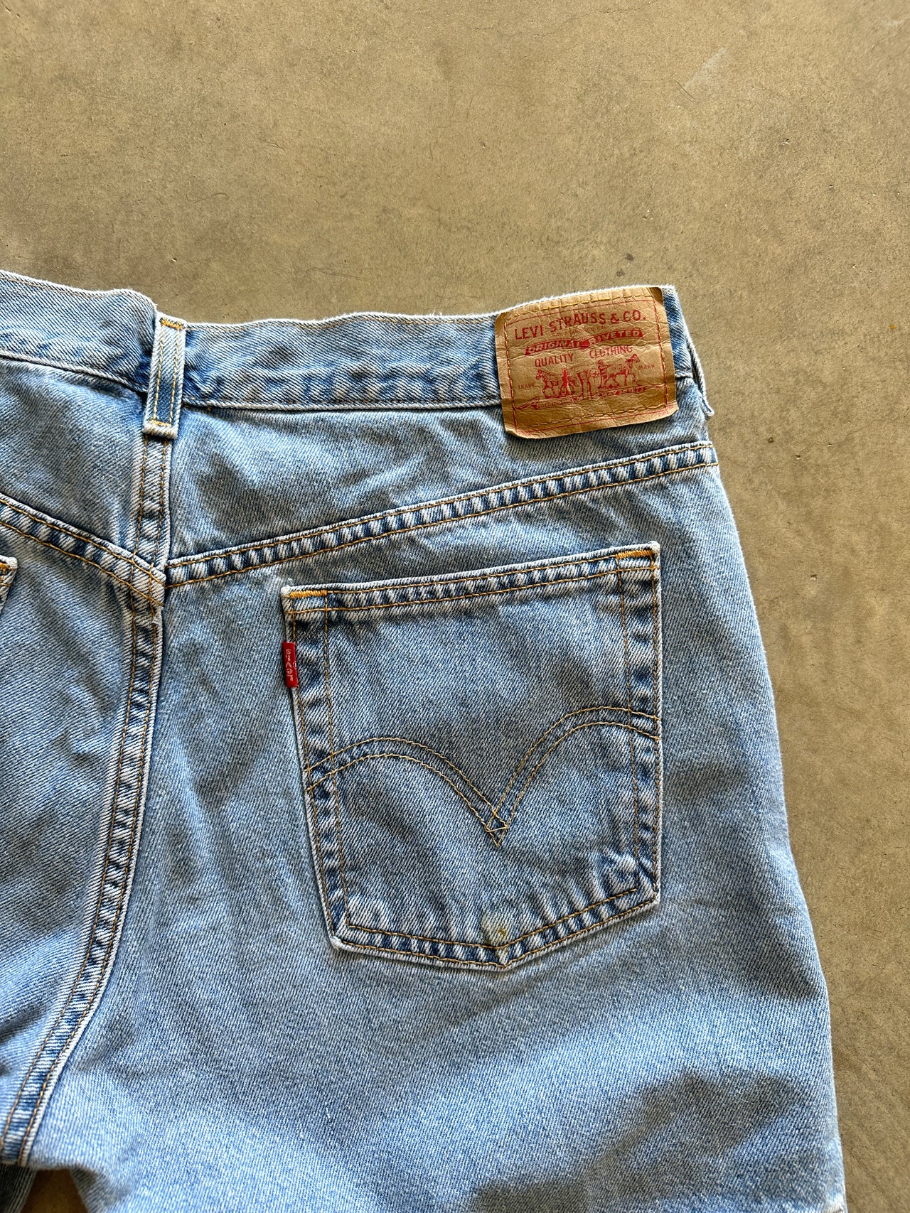 1990s Levis denim shorts (32)