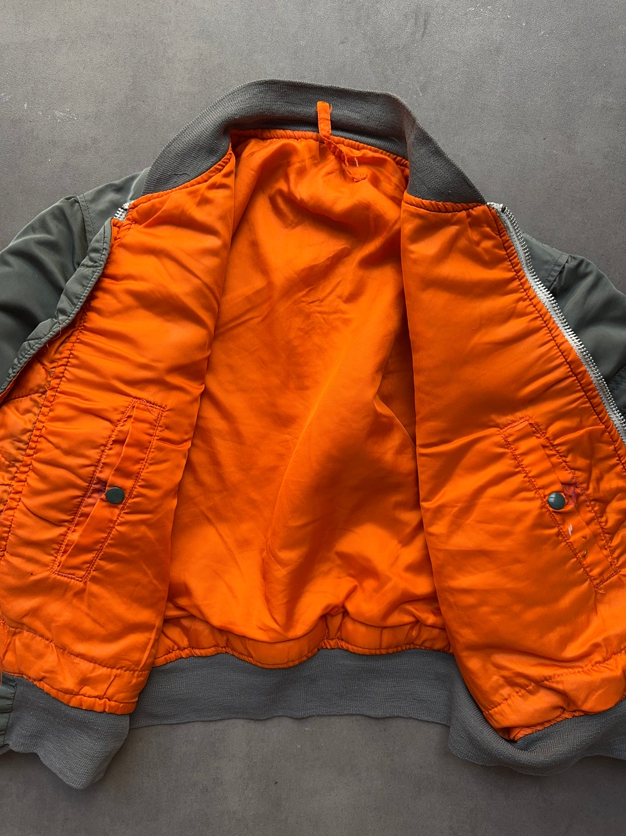 1970s US Air Force reversible green MA-1 Bomber (L)