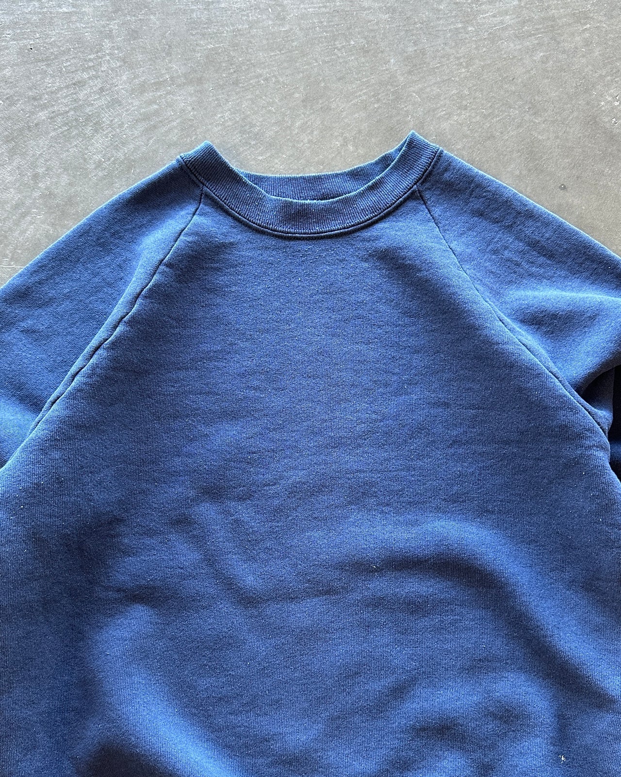 90s raglan crewneck (M)