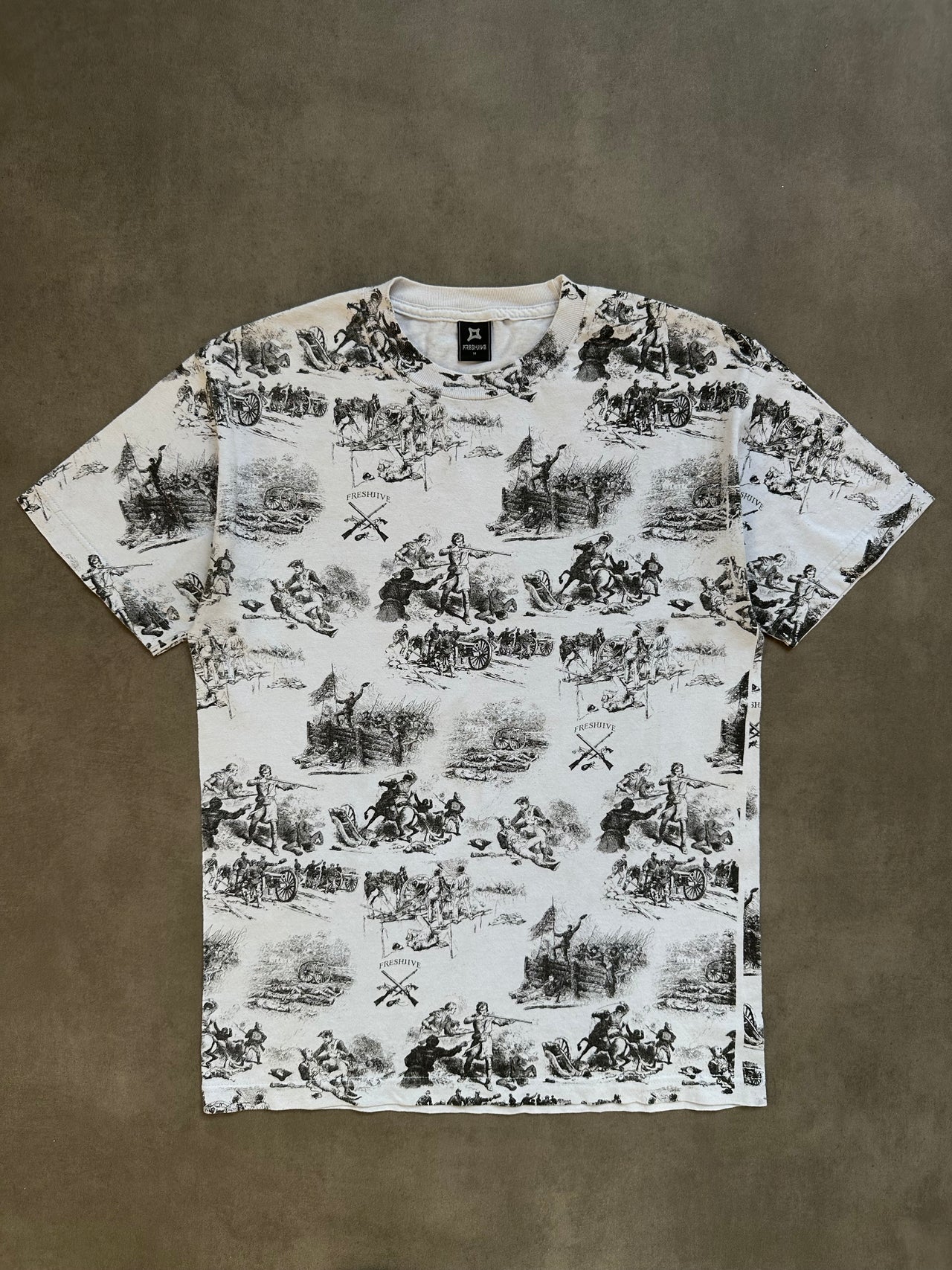 2000s graphic tee (M)