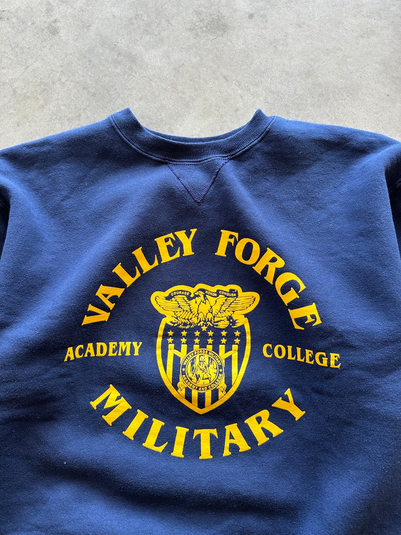 90s Russell athletic crewneck (M)