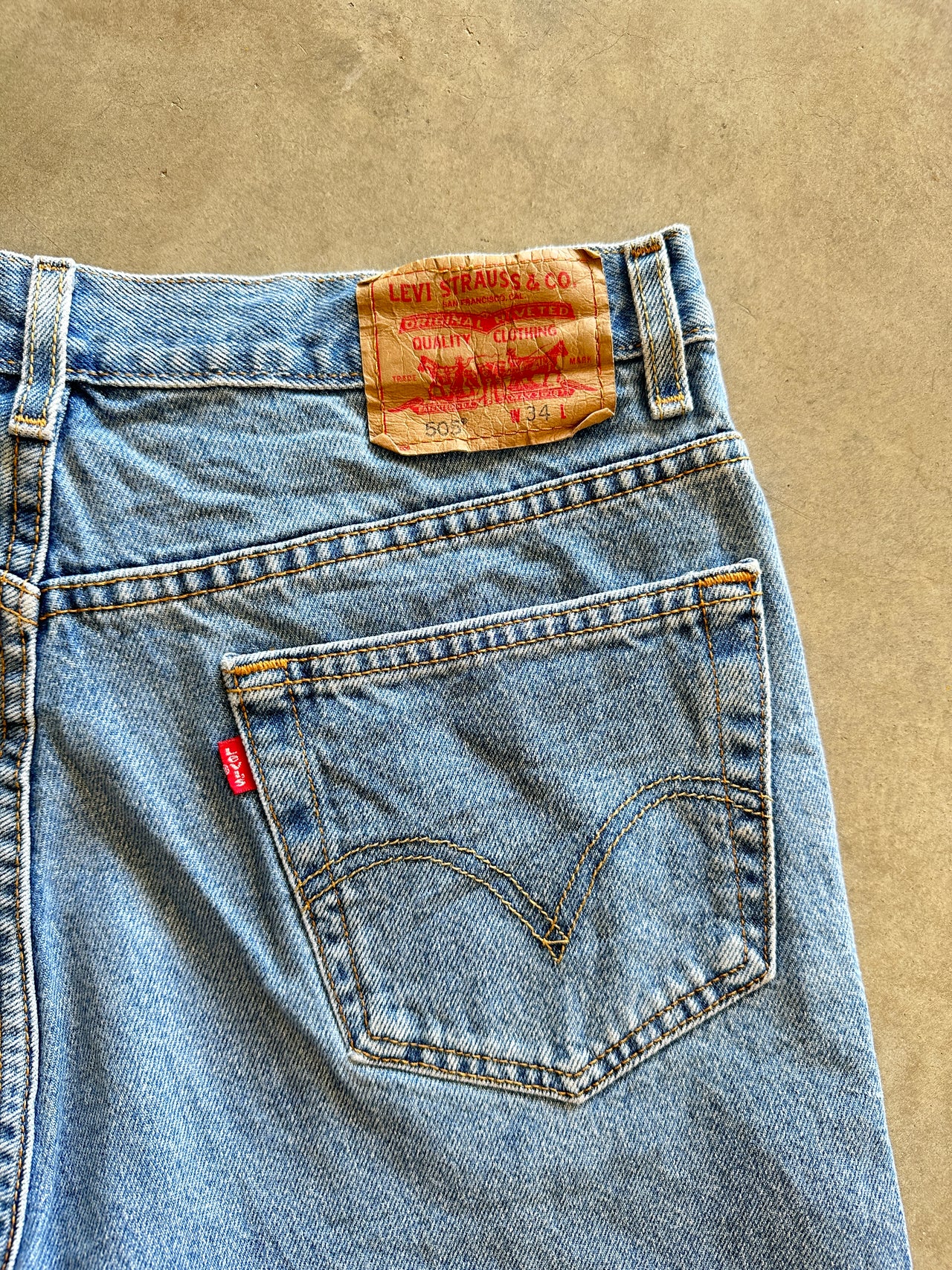 1990s Levis denim shorts (34)