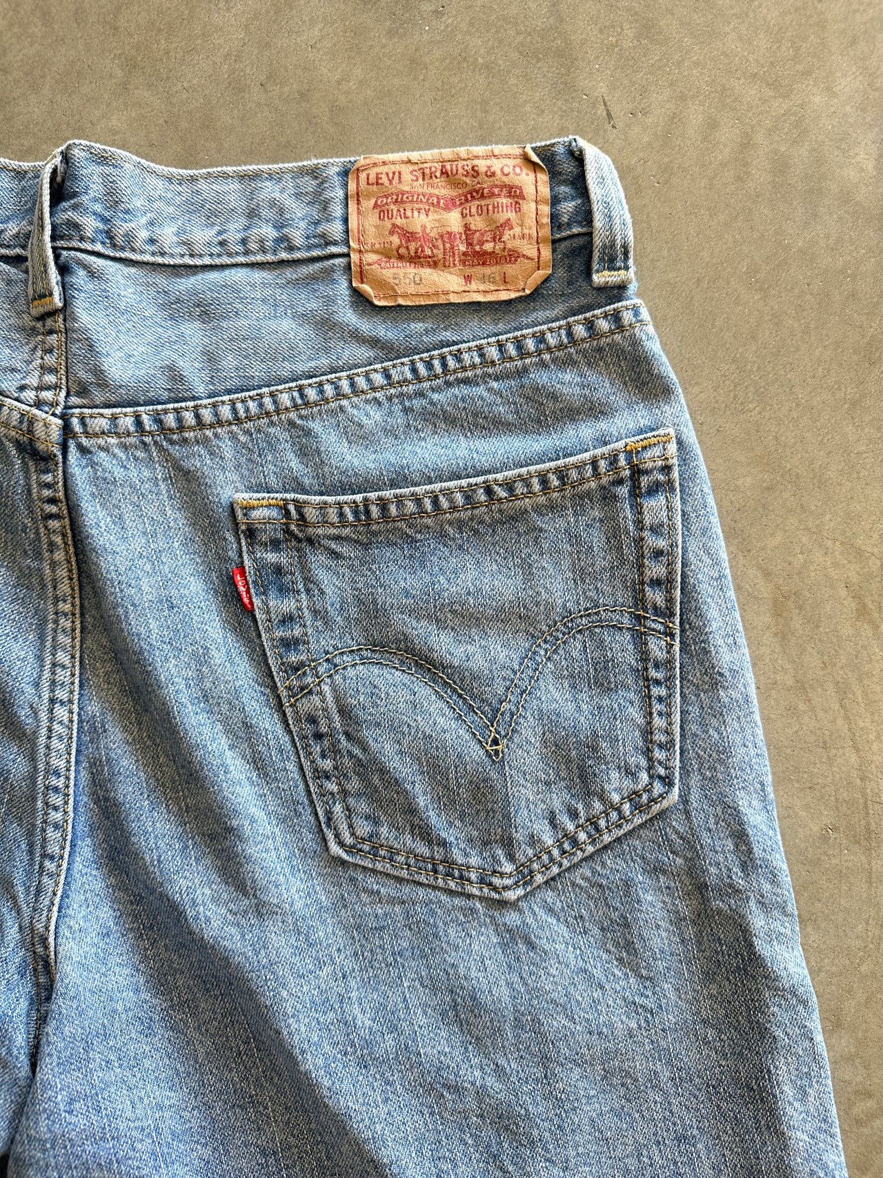 2000s Levis denim shorts (36)