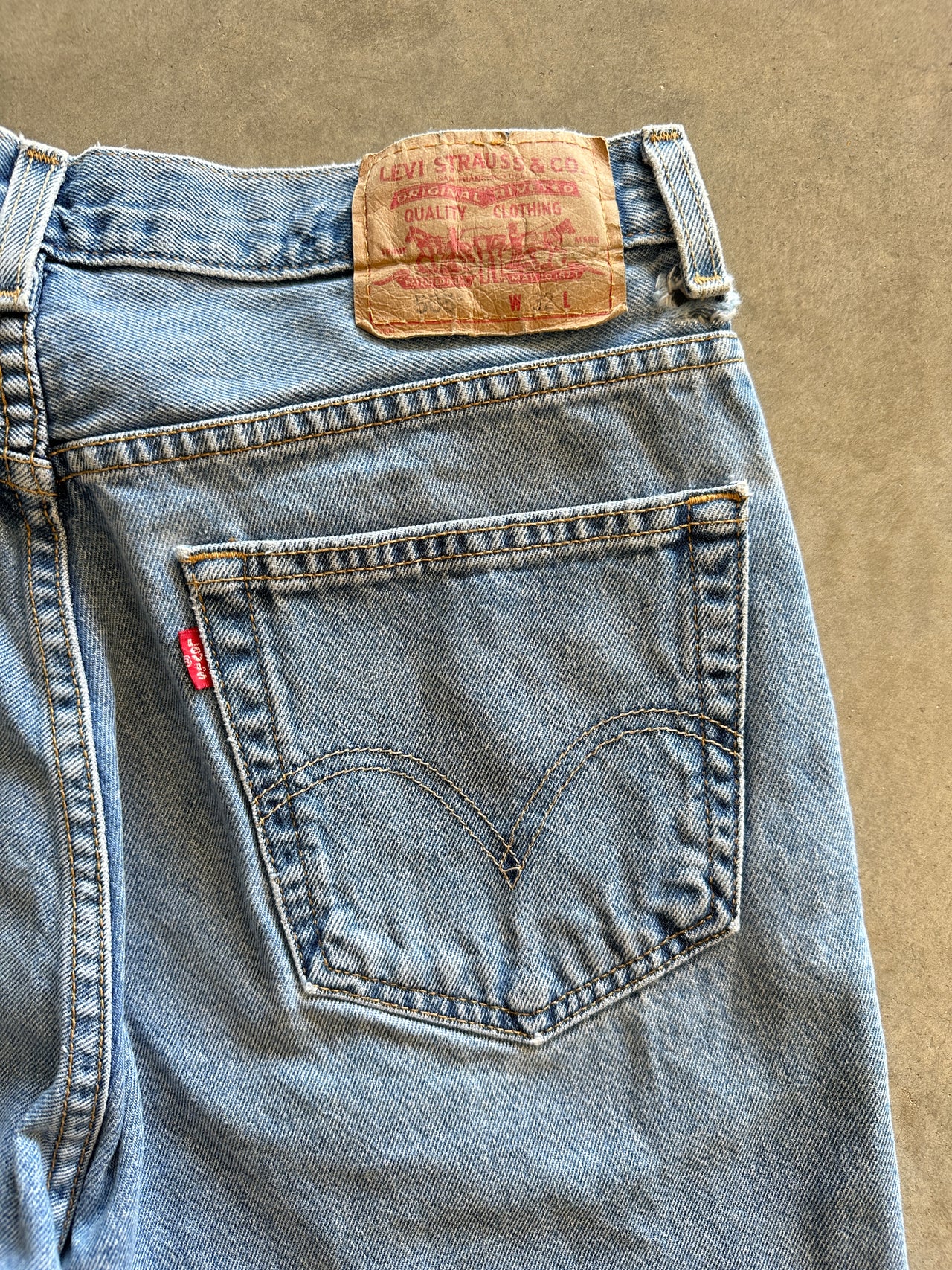 1990s Levis denim shorts (32)