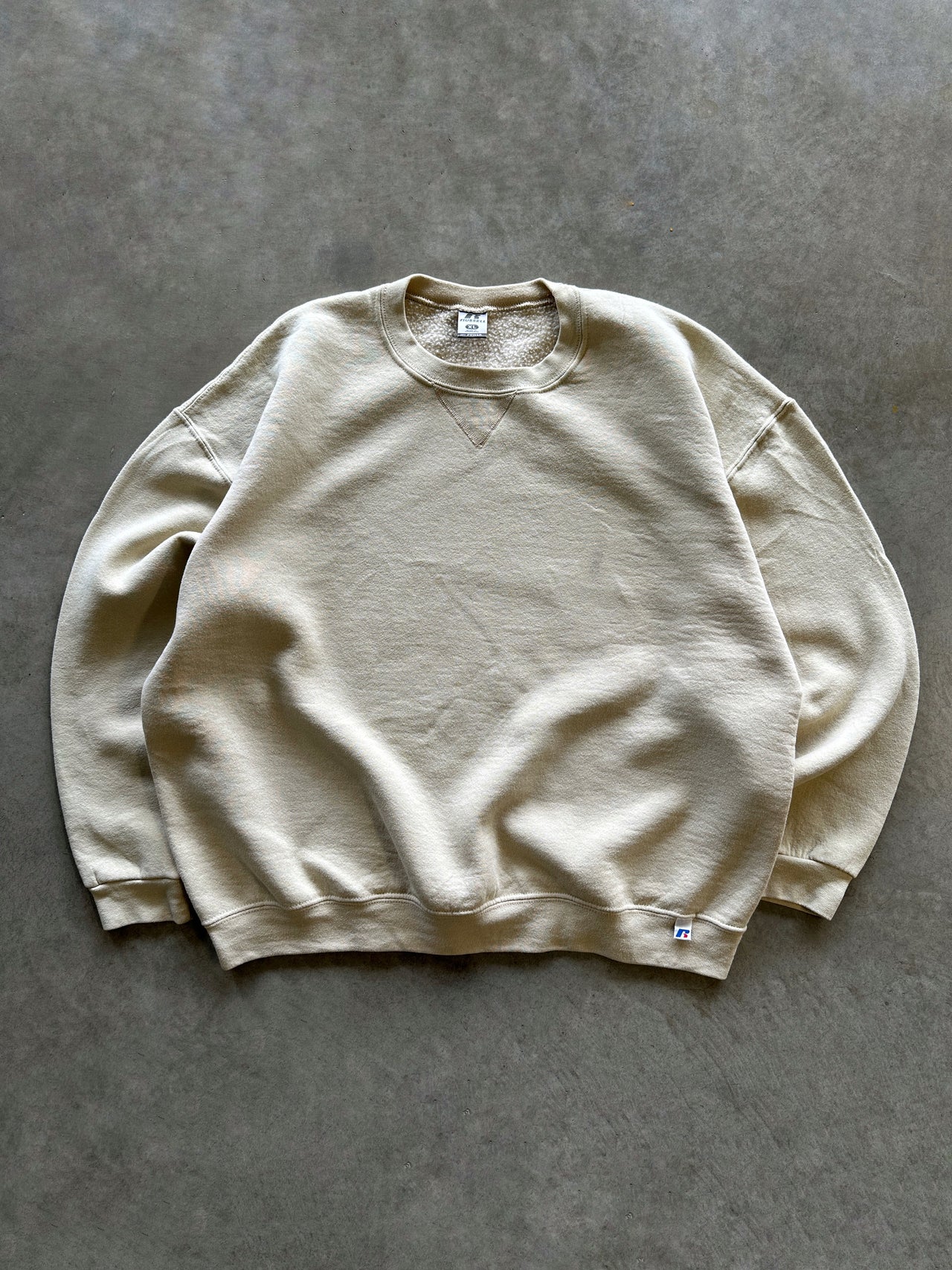 2000s Russell Athletic crewneck (XL)