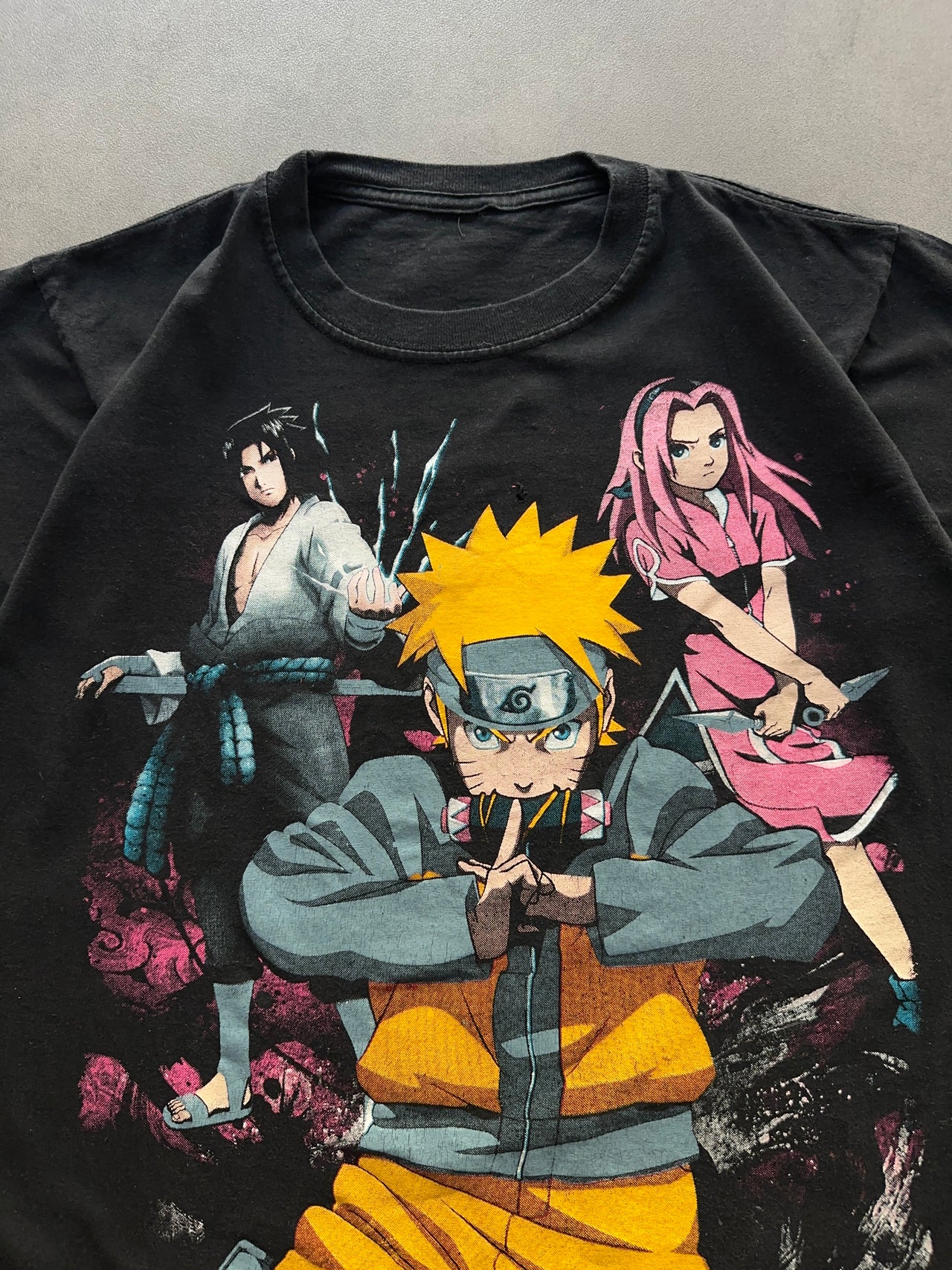 2000s Naruto tee (M)