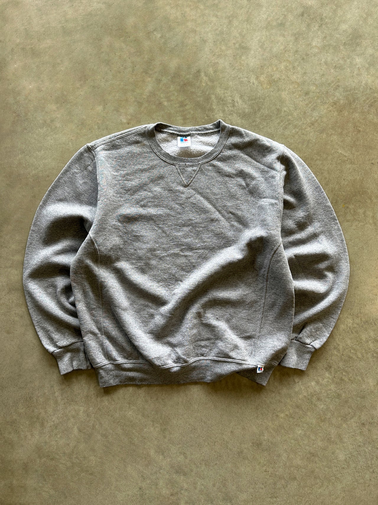2000s Russell Athletic crewneck (L)