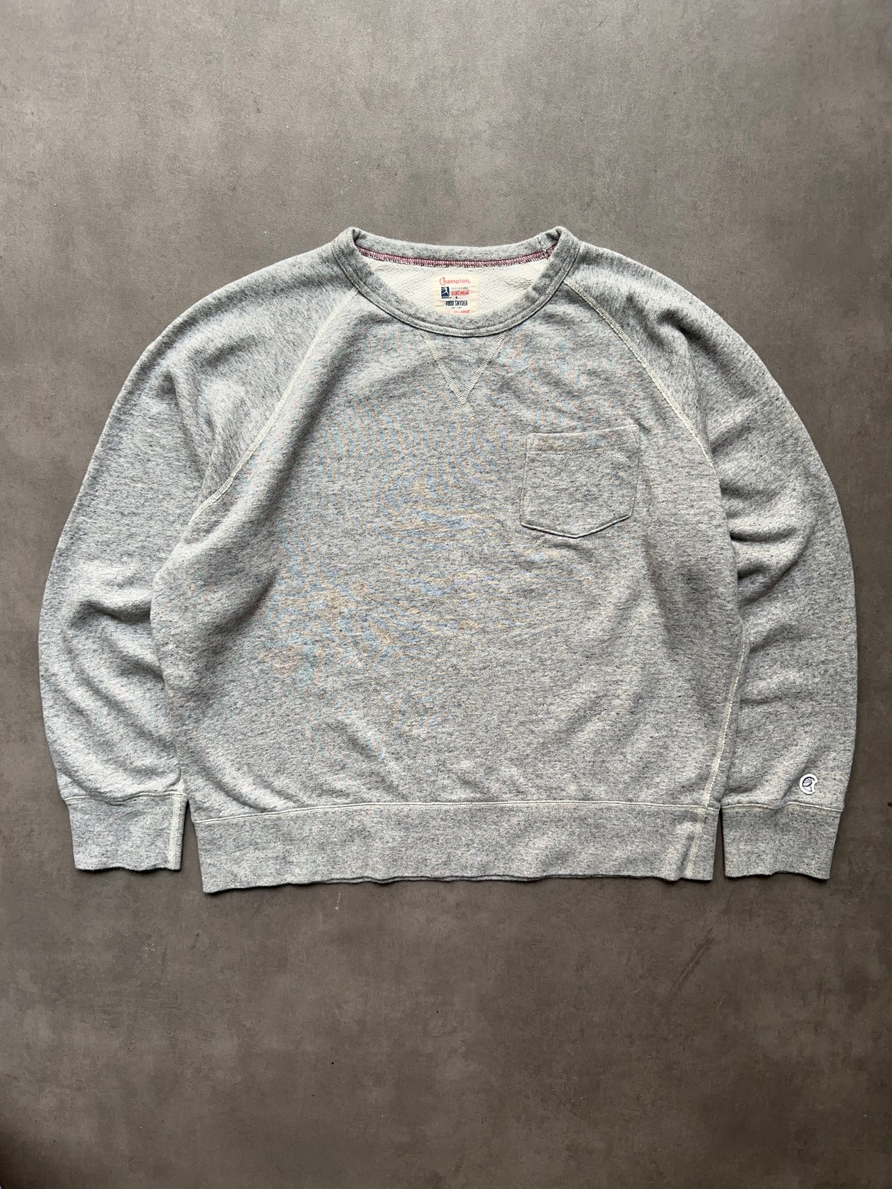 2000s Champion Raglan Crewneck (XXL)