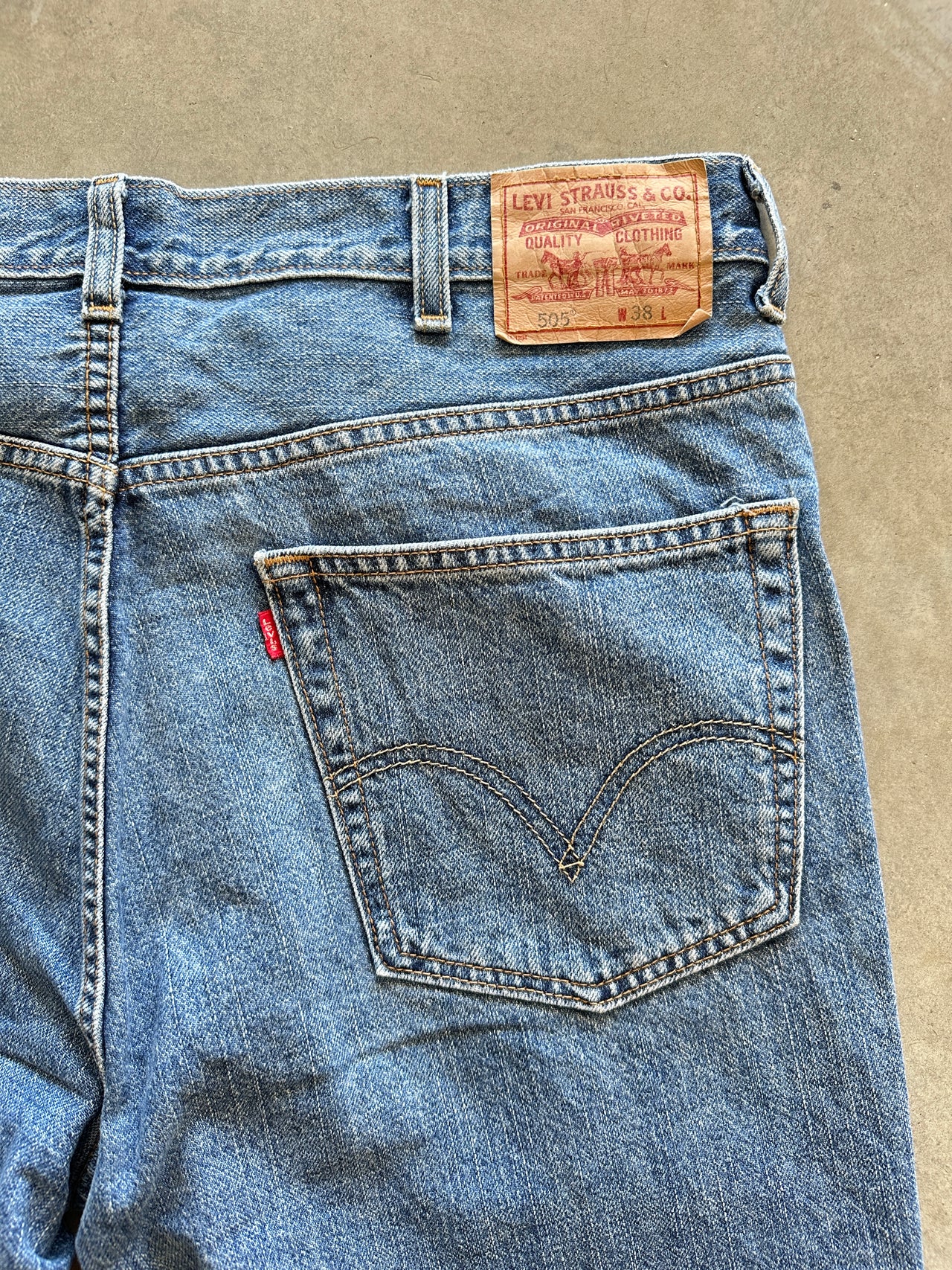 2000s Levis denim shorts (38)