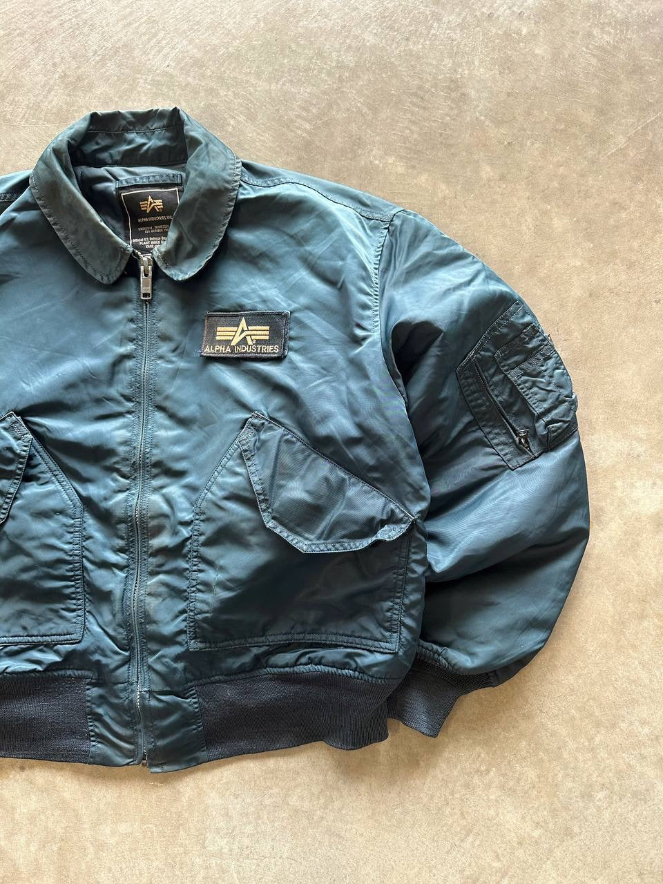 90s Alpha MA-2 bomber jacket (L) Mercanzia - Main Image