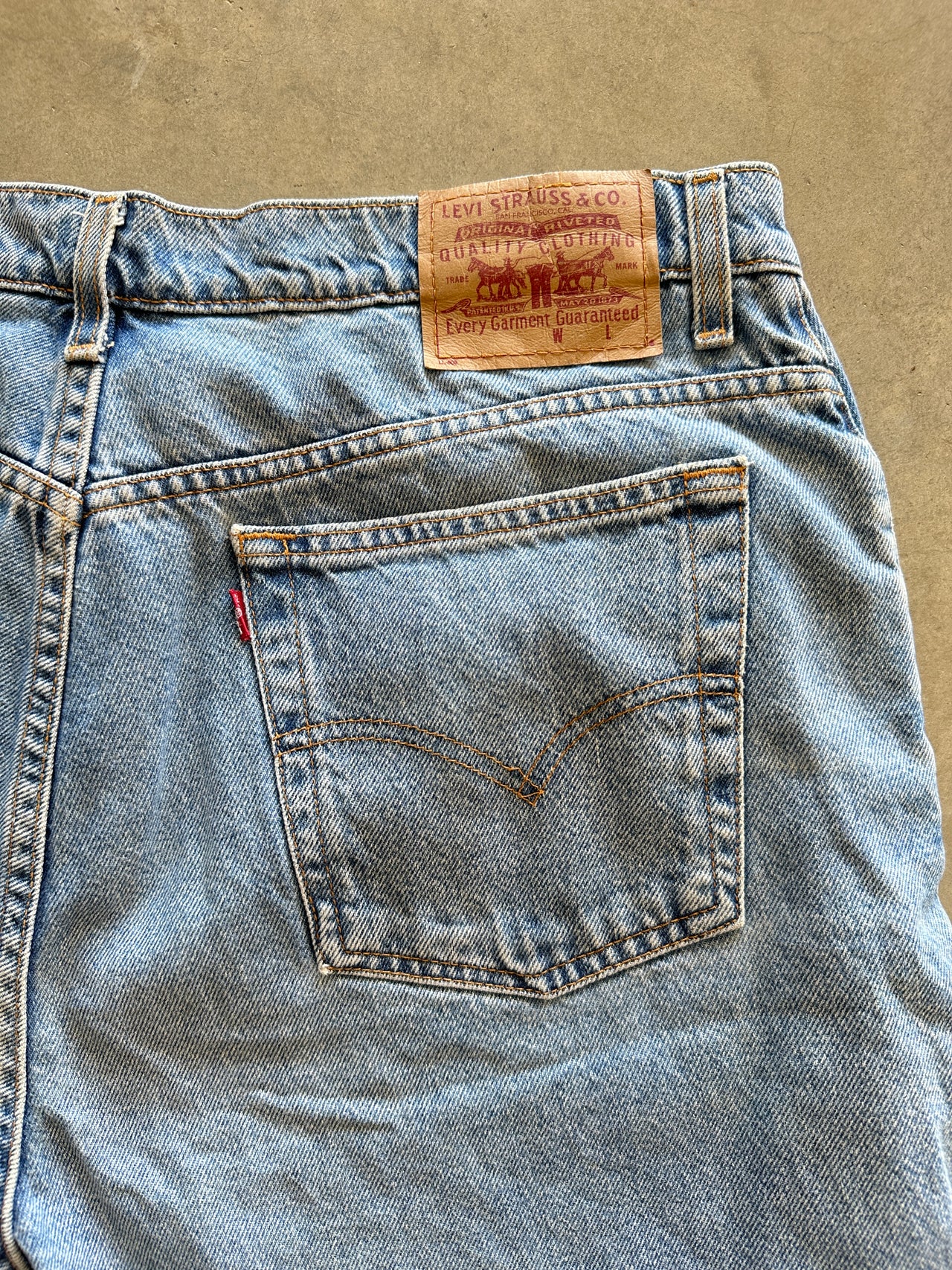1990s Levis denim shorts (38)