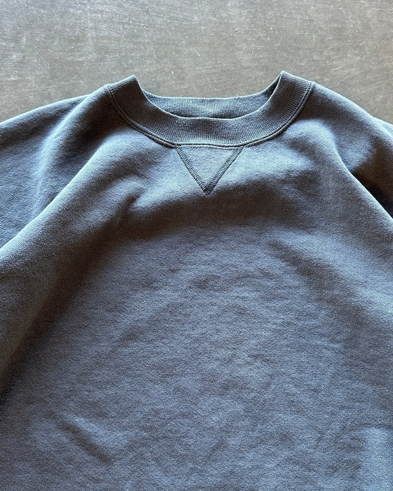 1990s Russell Athletic dark grey crewneck (XL)