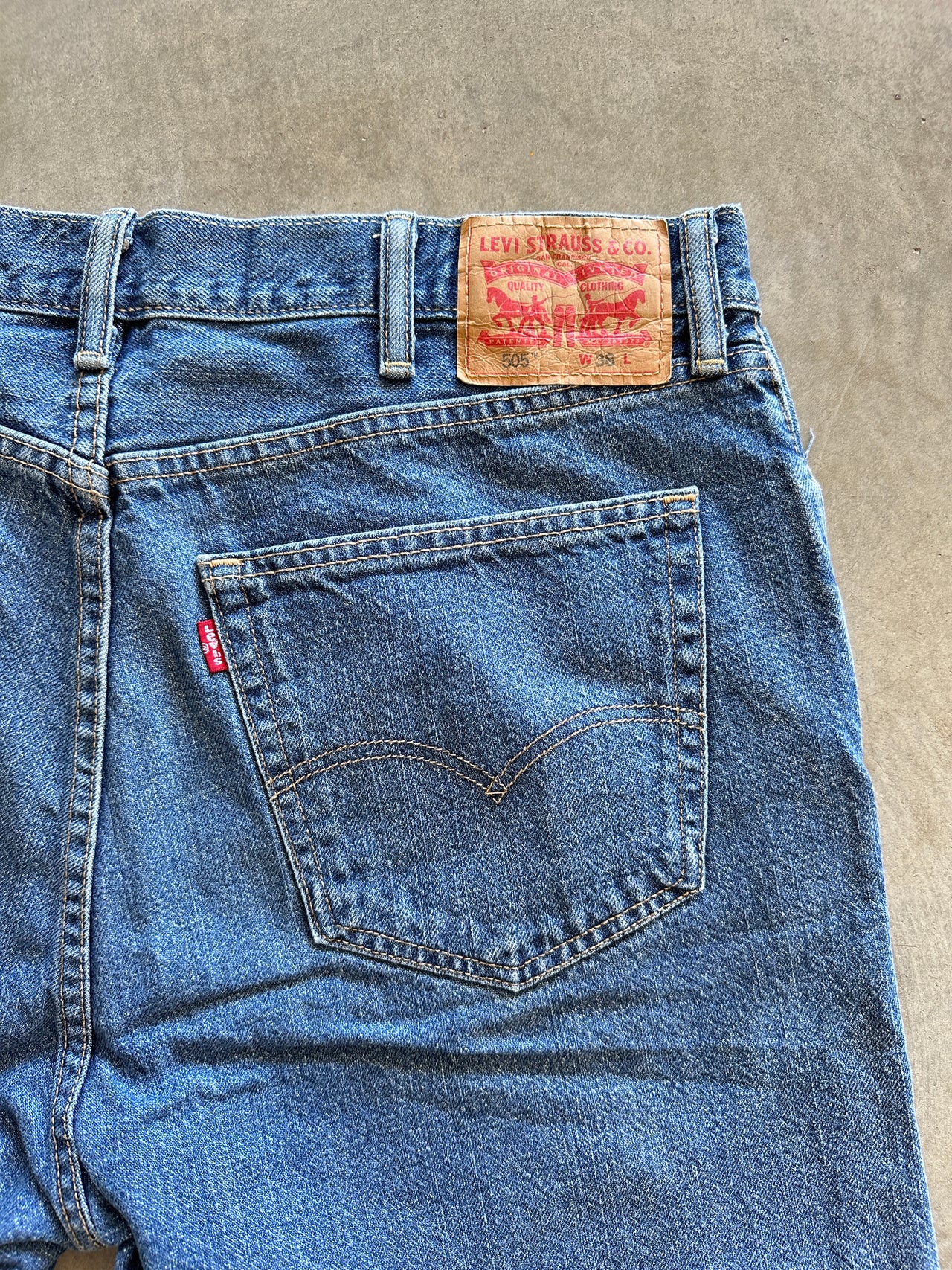 2000s Levis denim shorts (38)