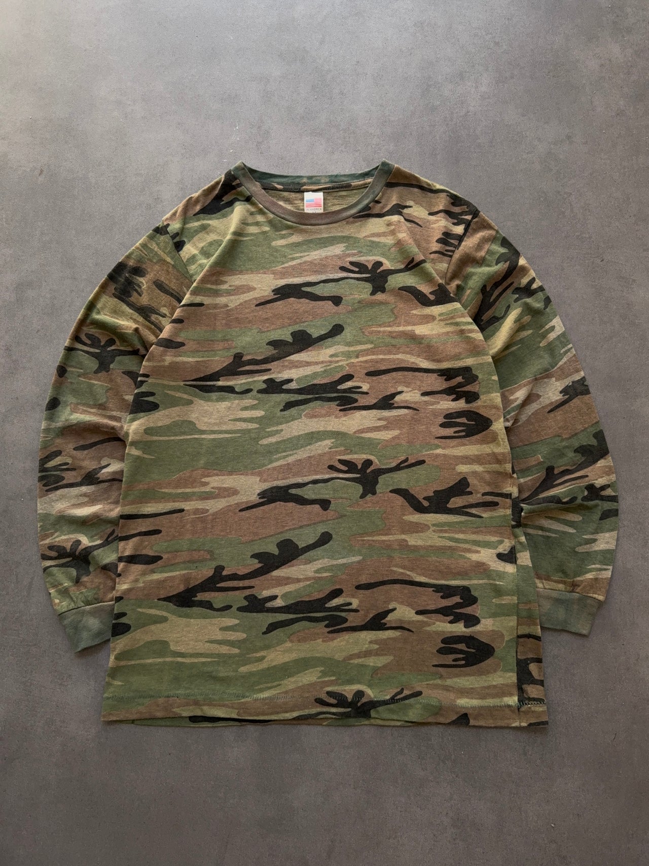 1980s Camo Longsleeve t-shirt (M)