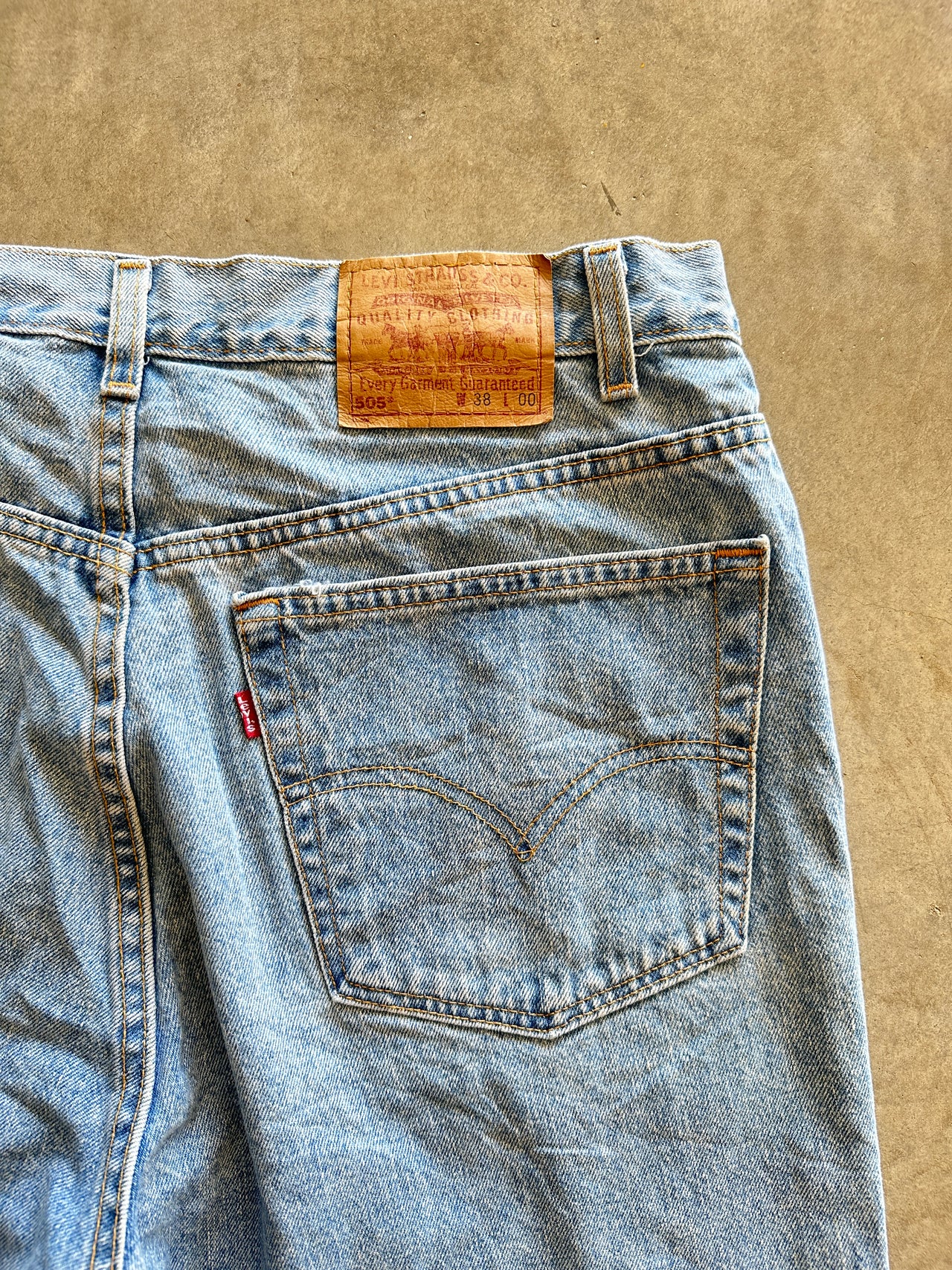1990s Levis denim shorts (38)