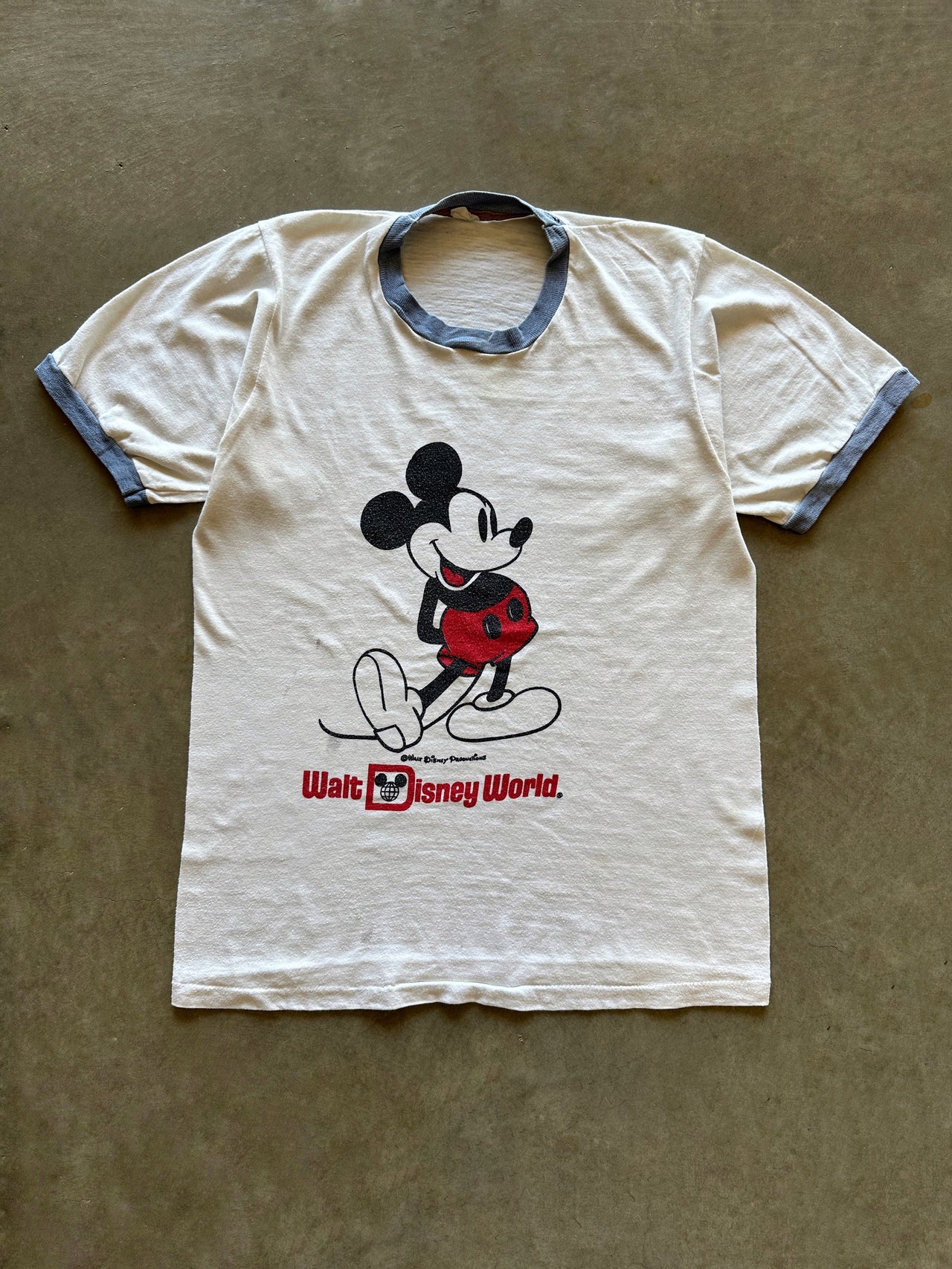 1980s Mickey mouse world tee (M)