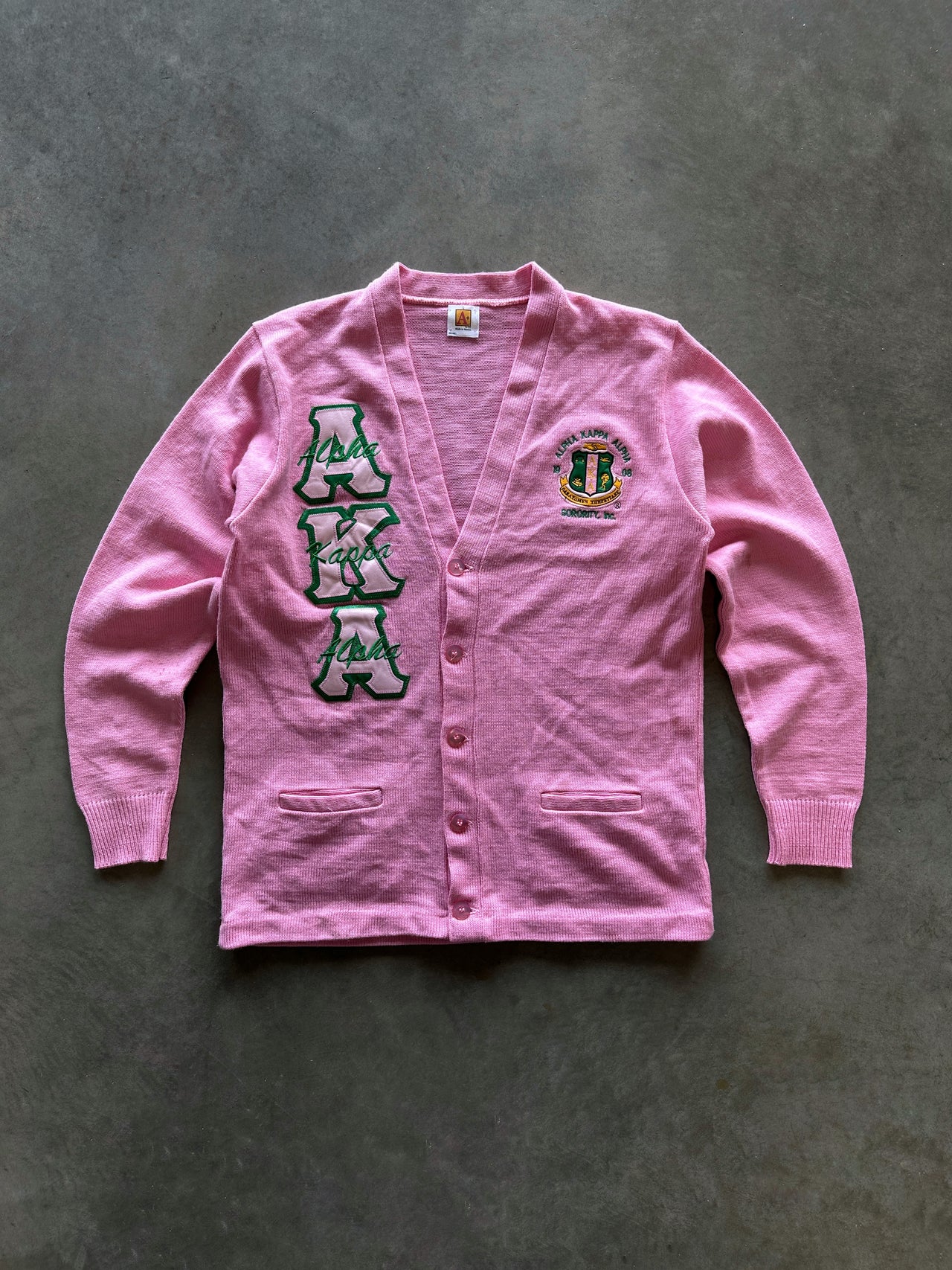 90s Alpha Kappa Alpha cardigan (L)