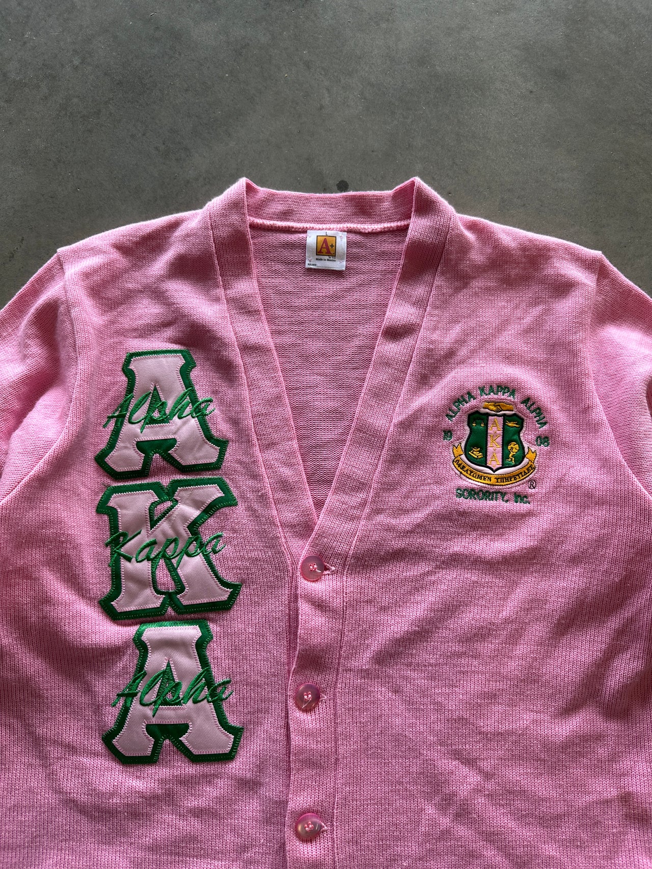 90s Alpha Kappa Alpha cardigan (L)