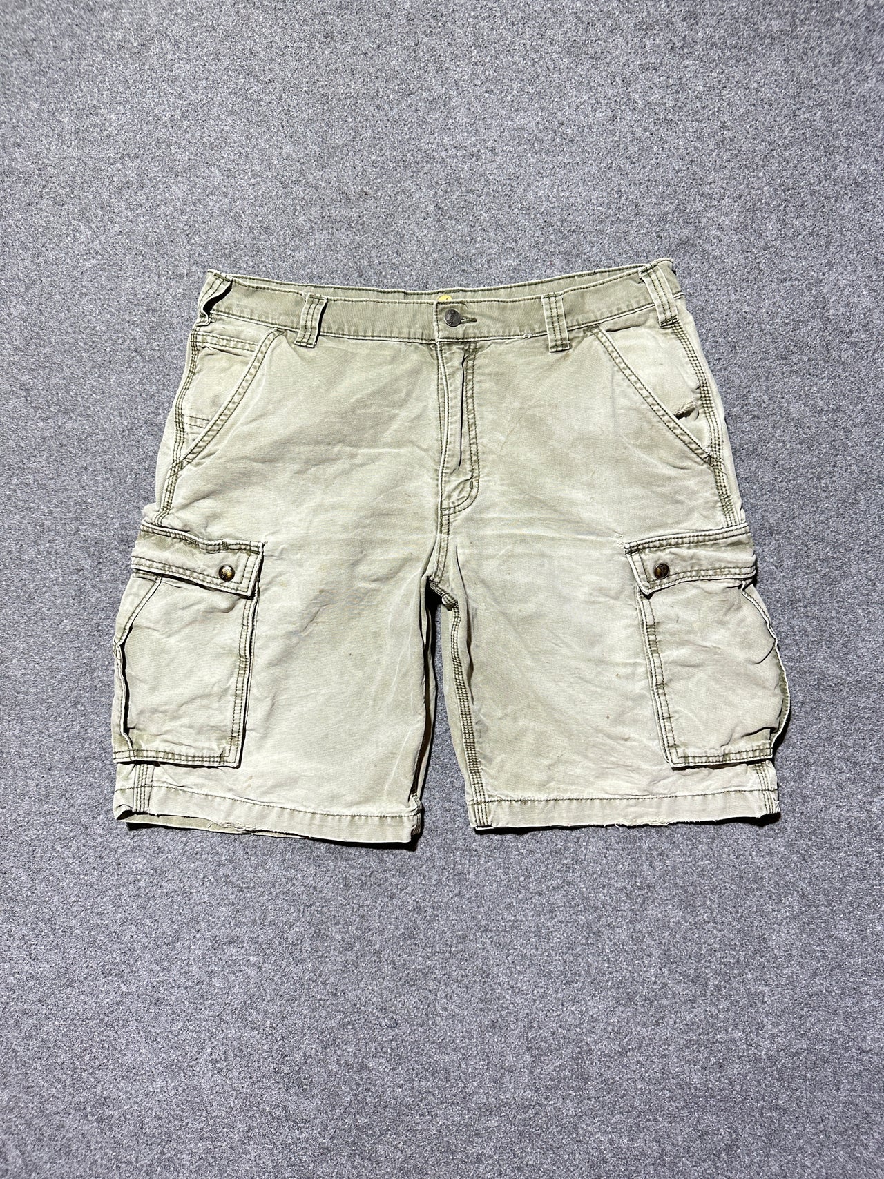 Carhartt cargo shorts (36)