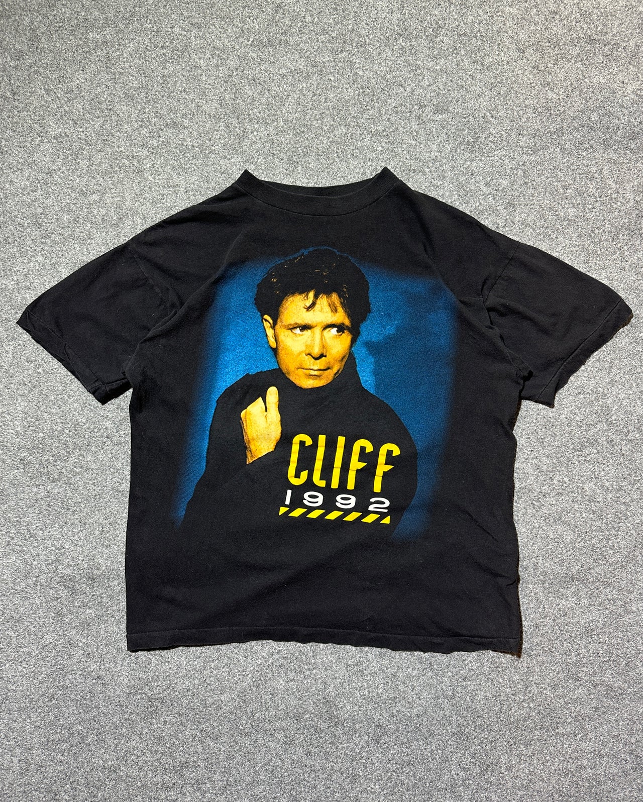 90s Cliff Richards tee (M)