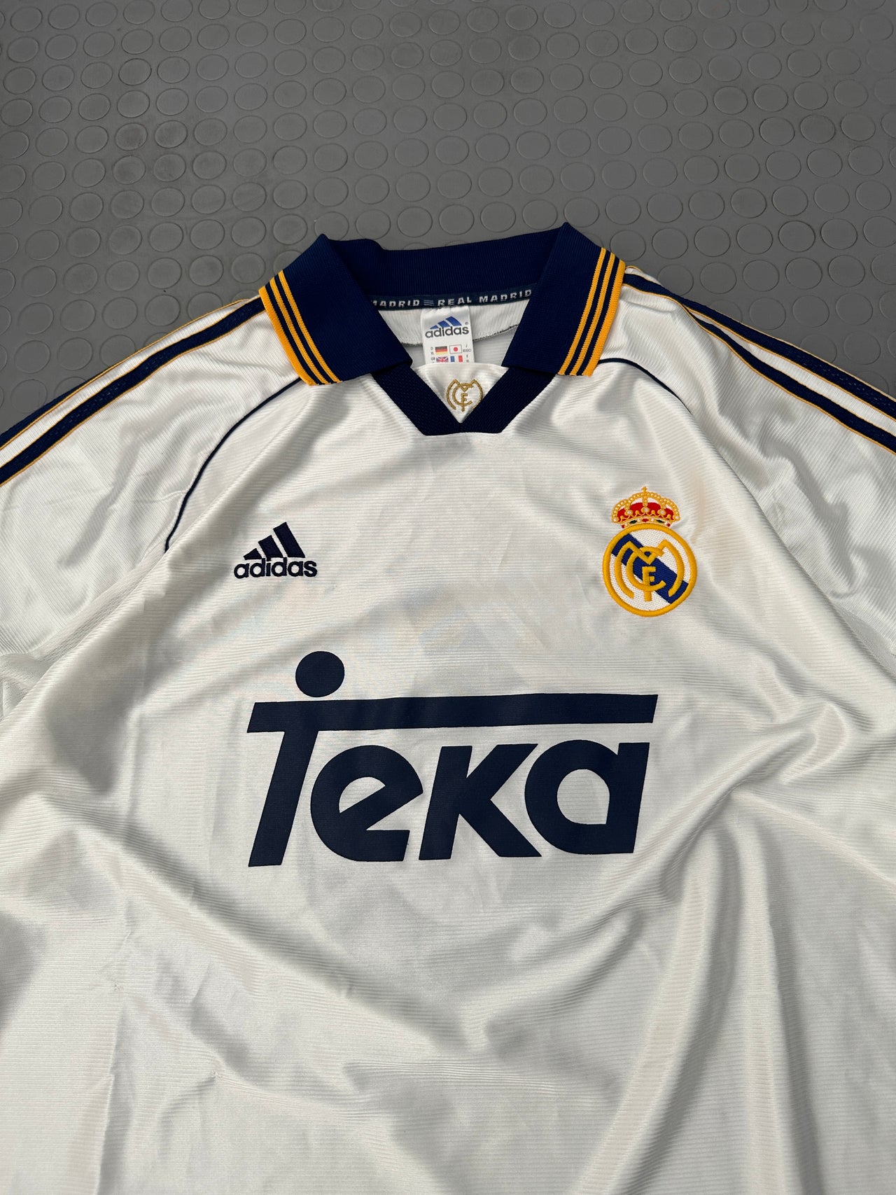 Real Madrid 1998/00 home jersey n°6 (L)
