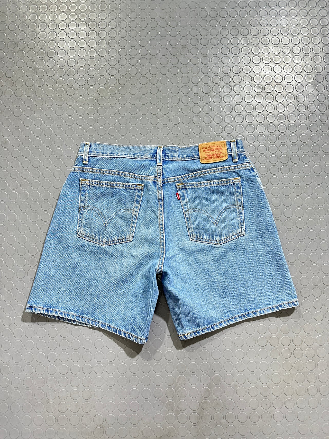 Levi’s denim shorts (32)