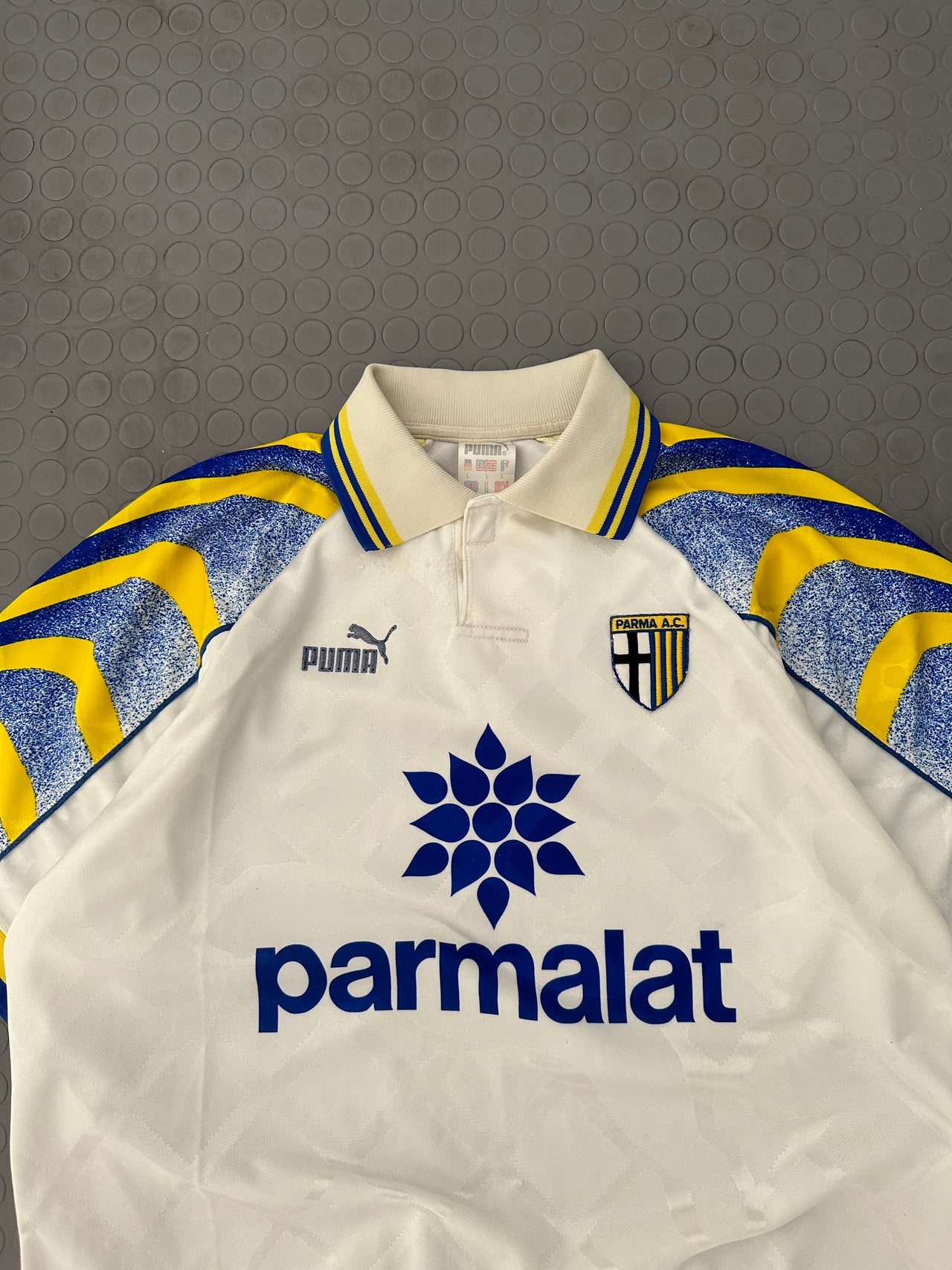 Parma 1995/97 home jersey (L)