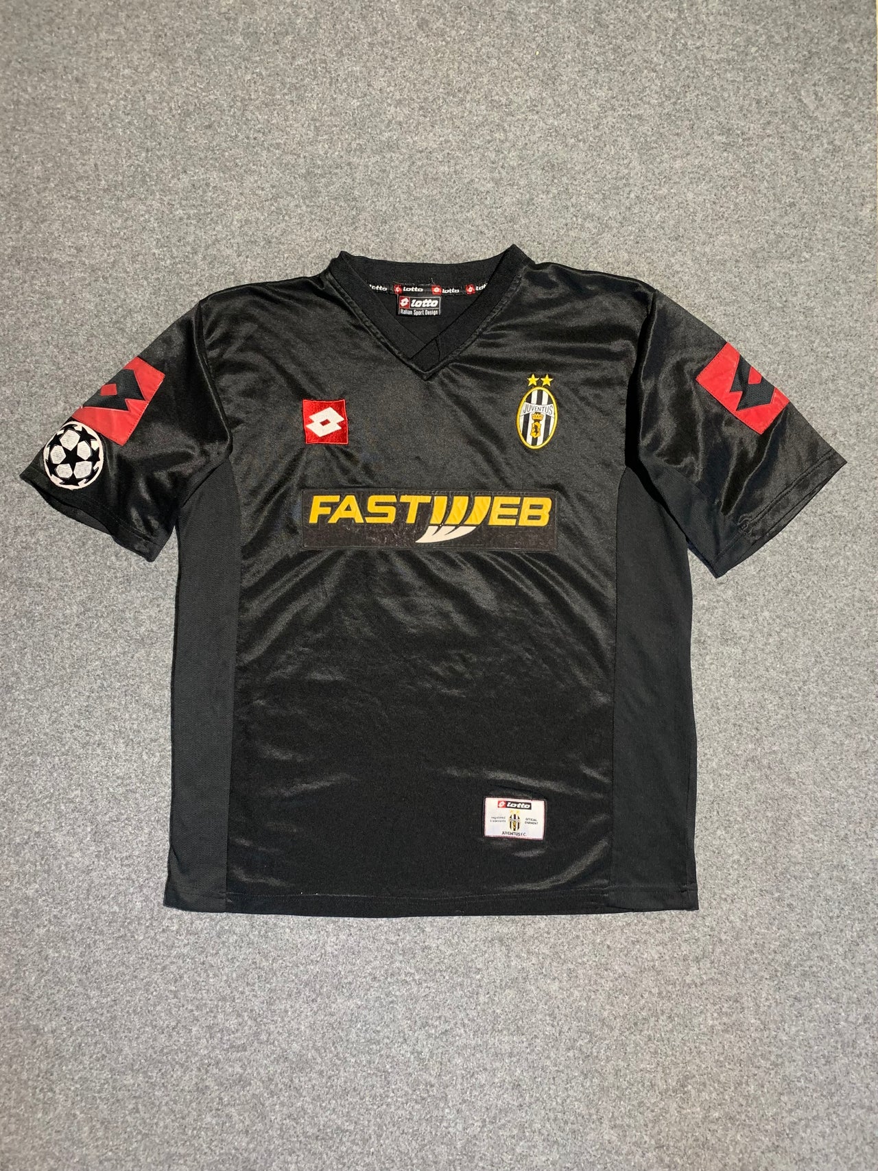 Vintage Juventus jersey 2001-2002 Away