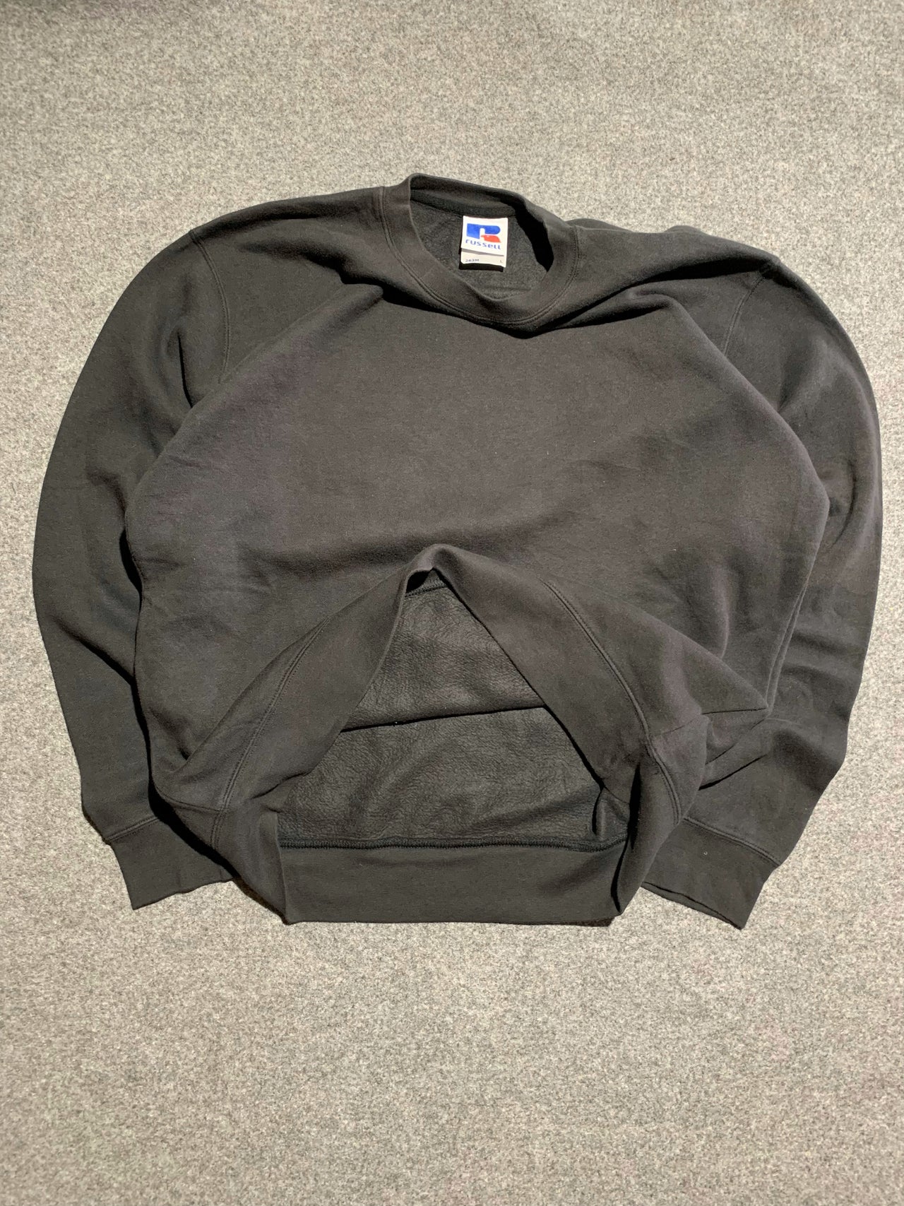 Russell Athletic classic black crewneck (L)
