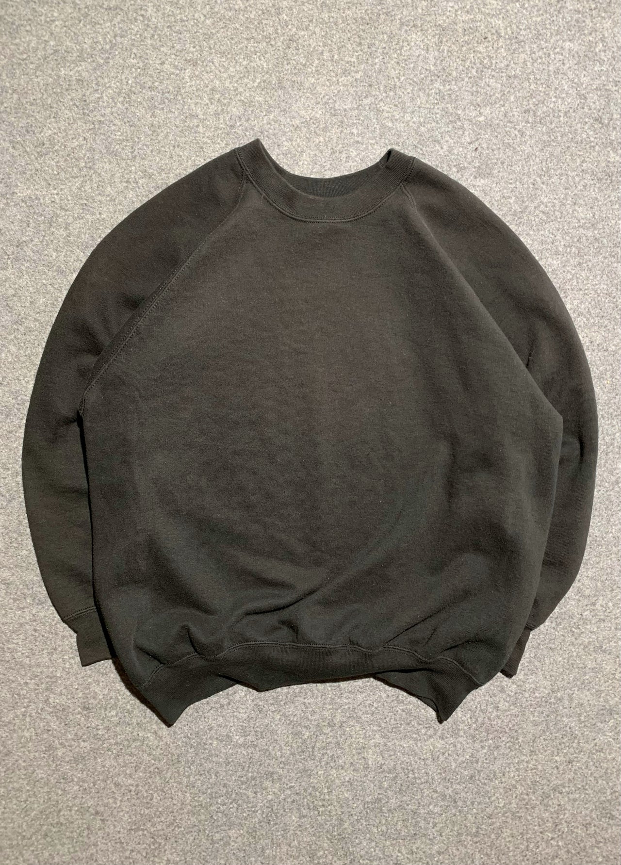 Russell Athletic Classic black crewneck (L)