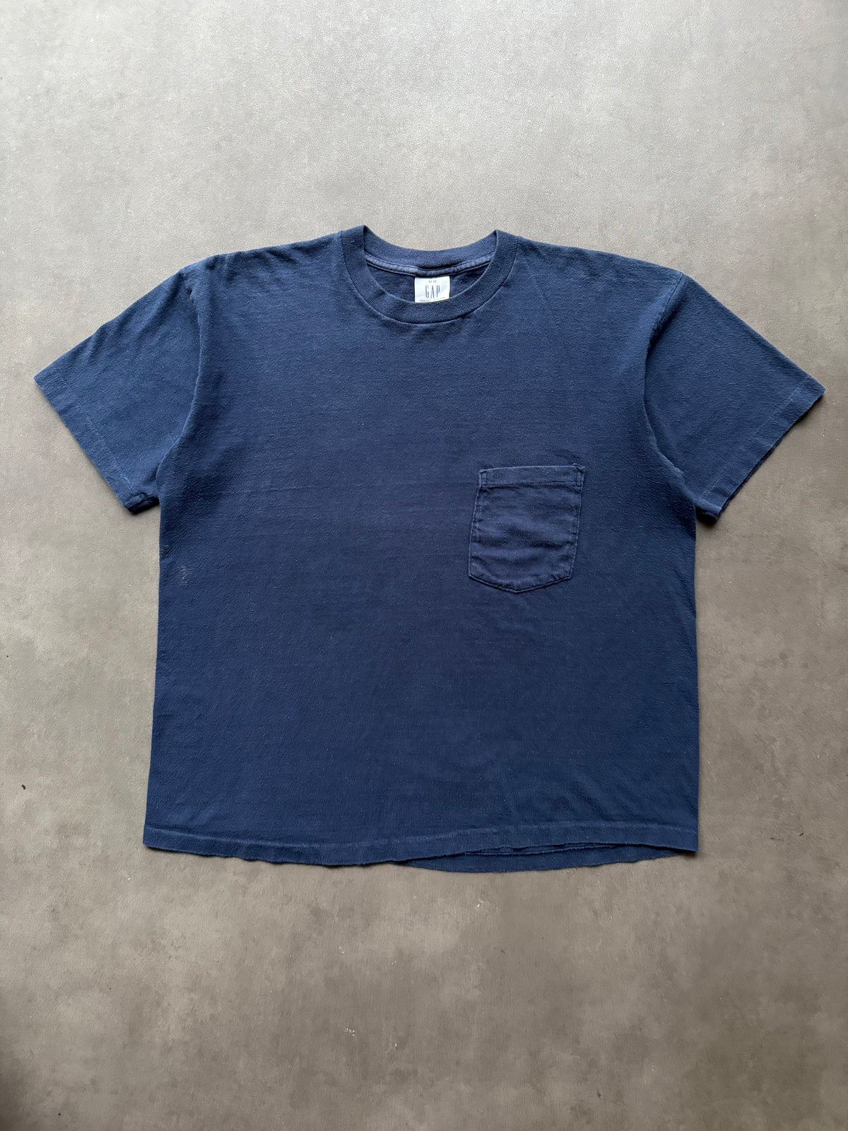 1990s Gap Faded perfect pocket tee (L)