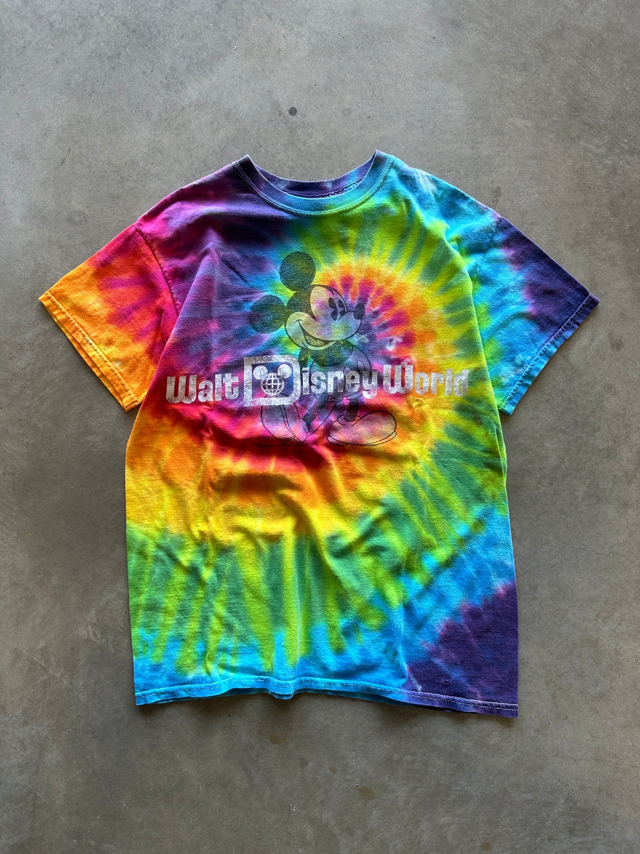 90s Mickey Mouse tye-dye double stitch (M)