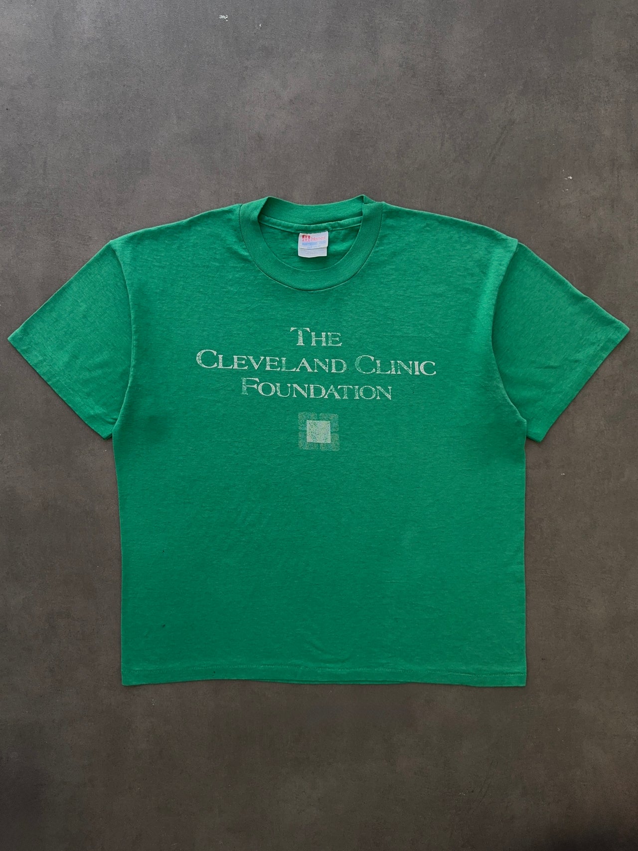 1990s Cleveland Clinic faded tee (L)