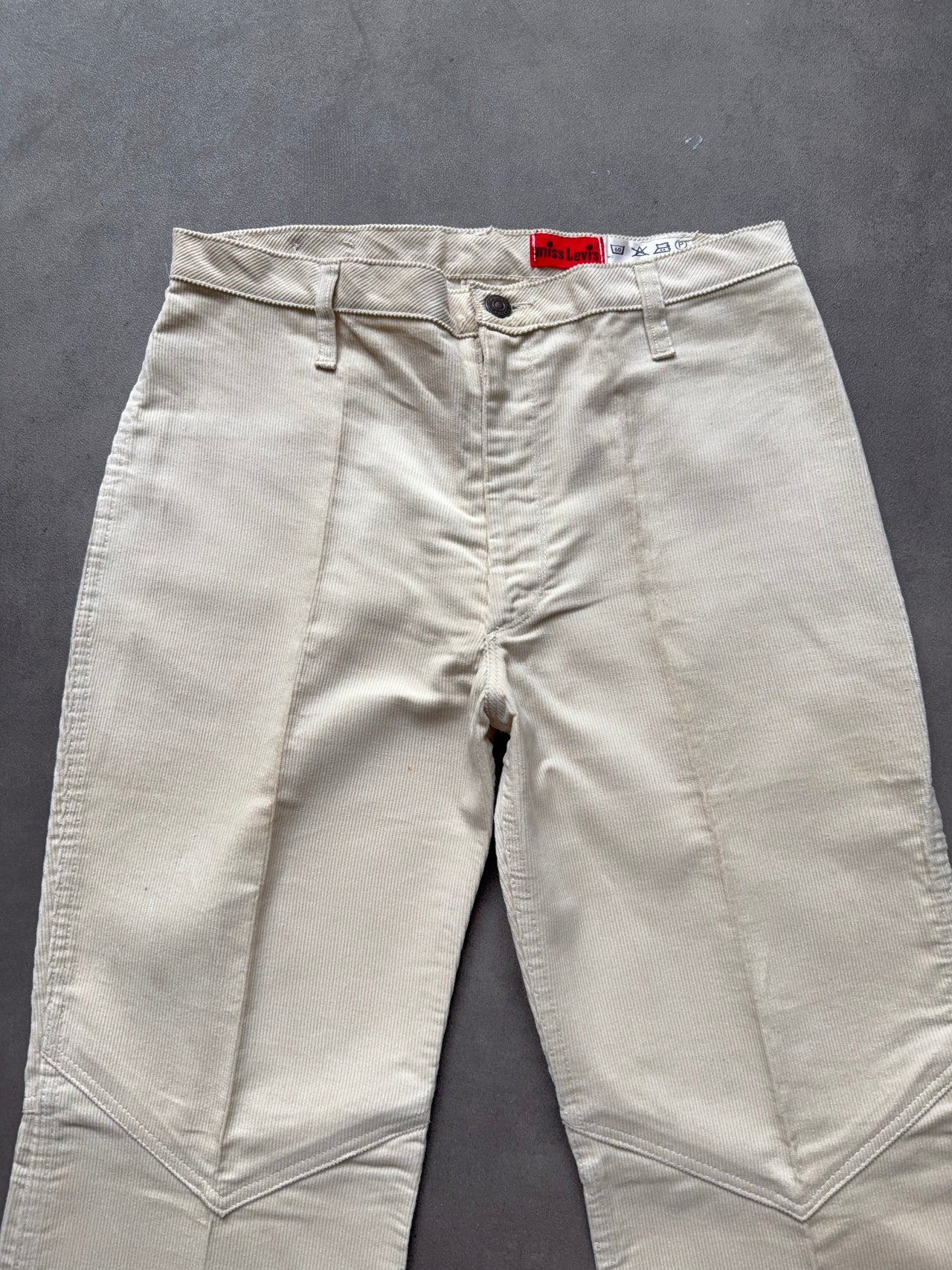 1980s corduroy Levi’s bootcut (M)