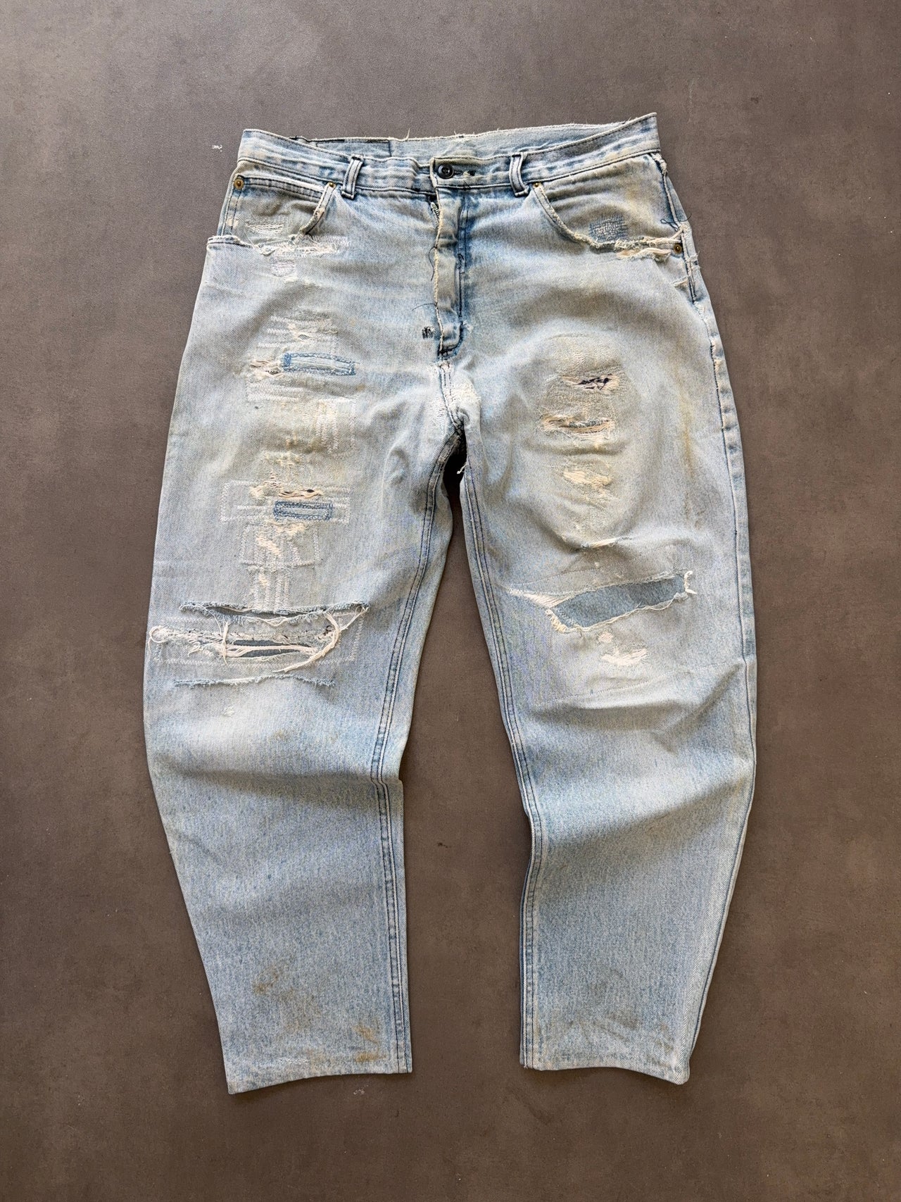 1990s Distressed light denim W34 L32