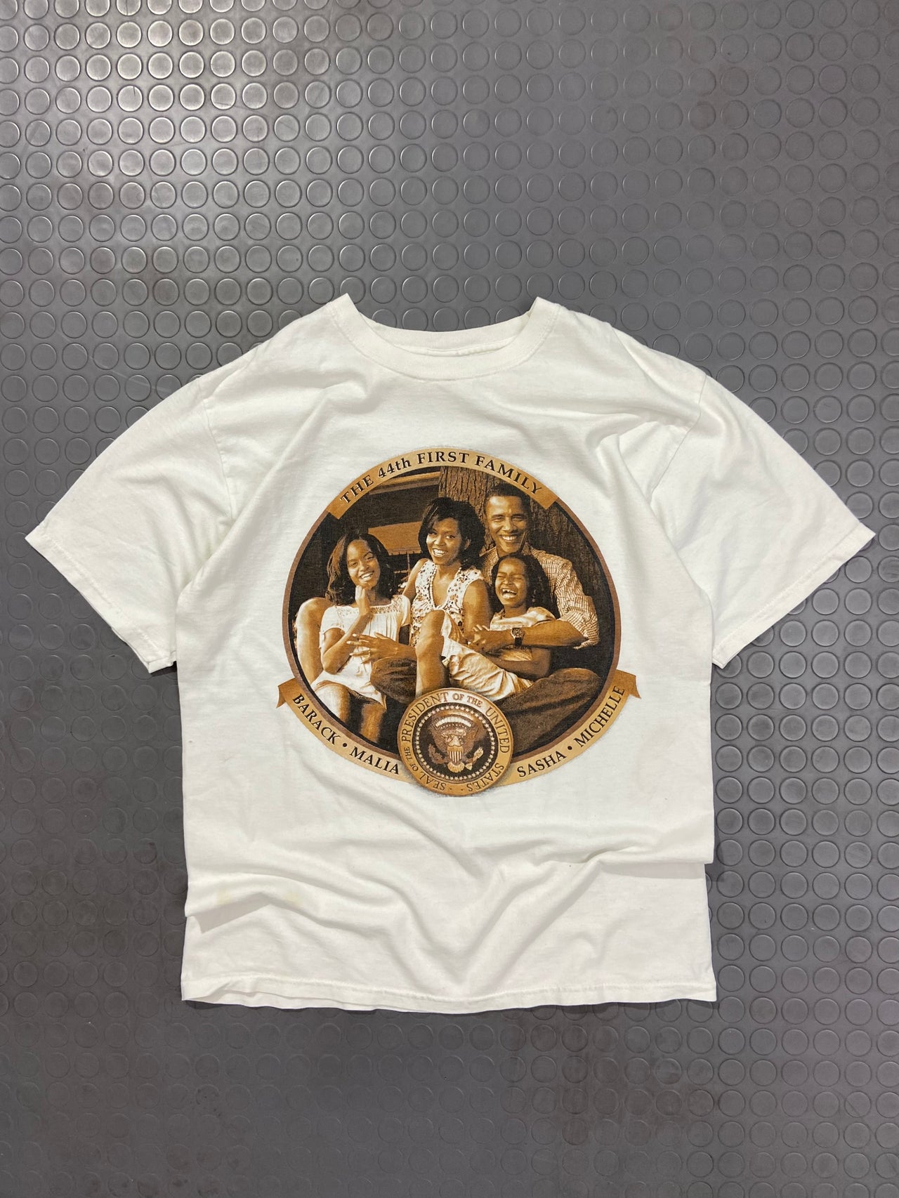 2000s Obama family double stitch tee (M)