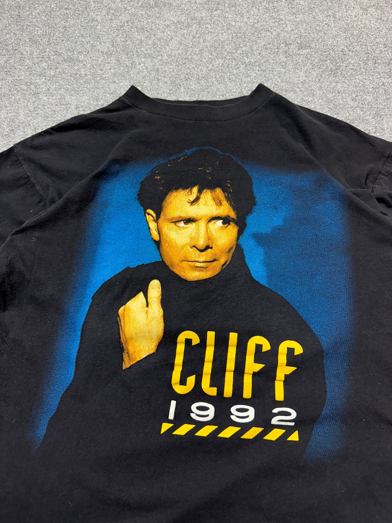 90s Cliff Richards tee (M)