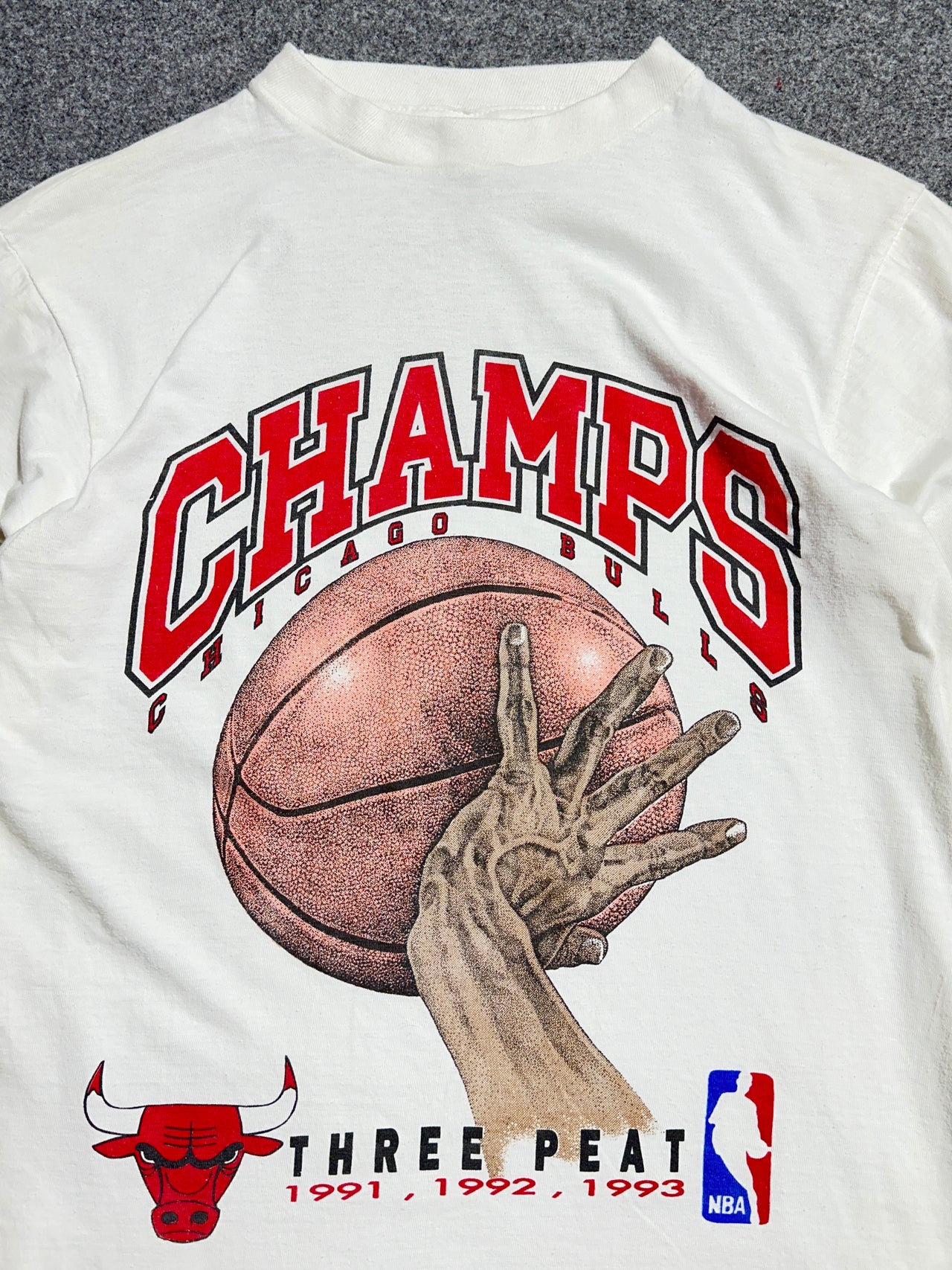 90s Chicago Bulls three peat single stitch tee (M)