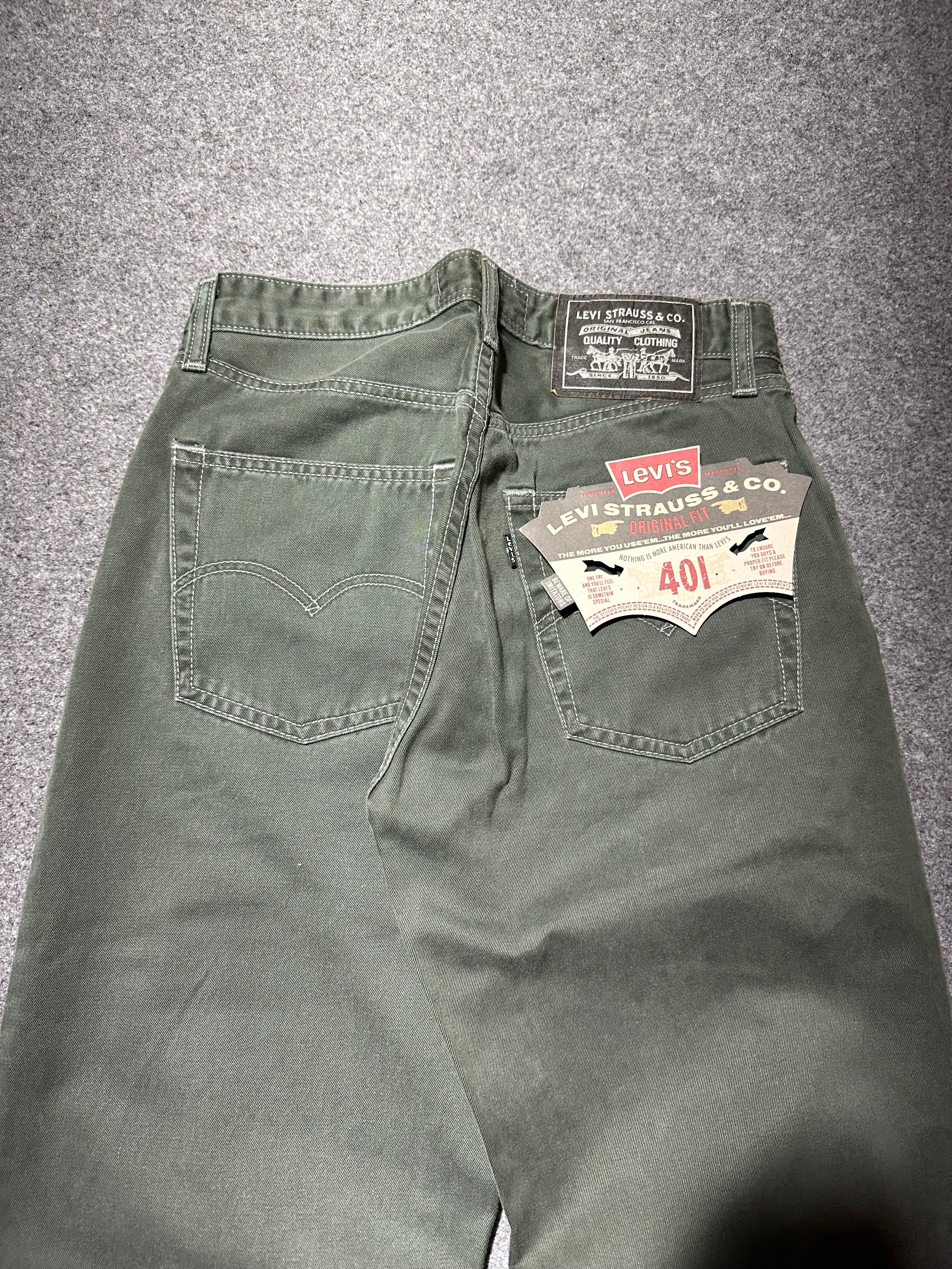 Levi s 401 Deadstock olive green made in USA Mercanzia
